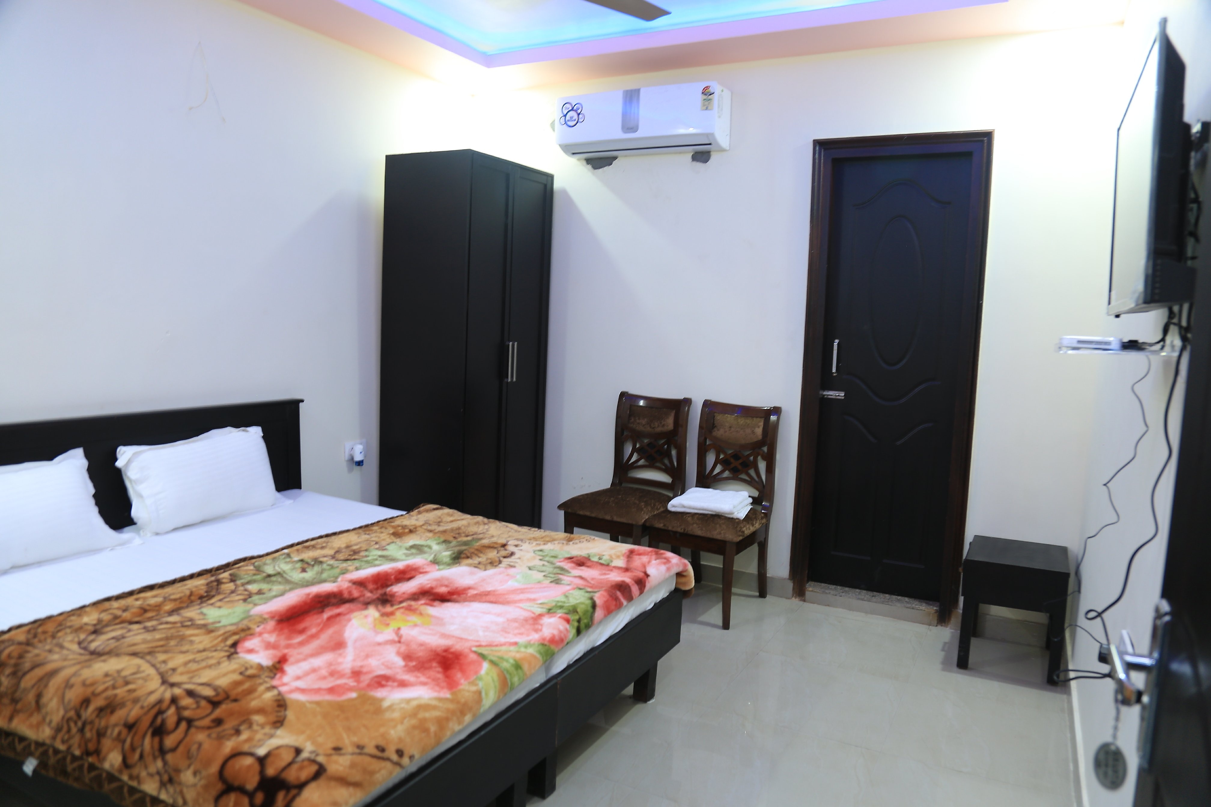 HOTEL ANANTA - Tap to explore photos