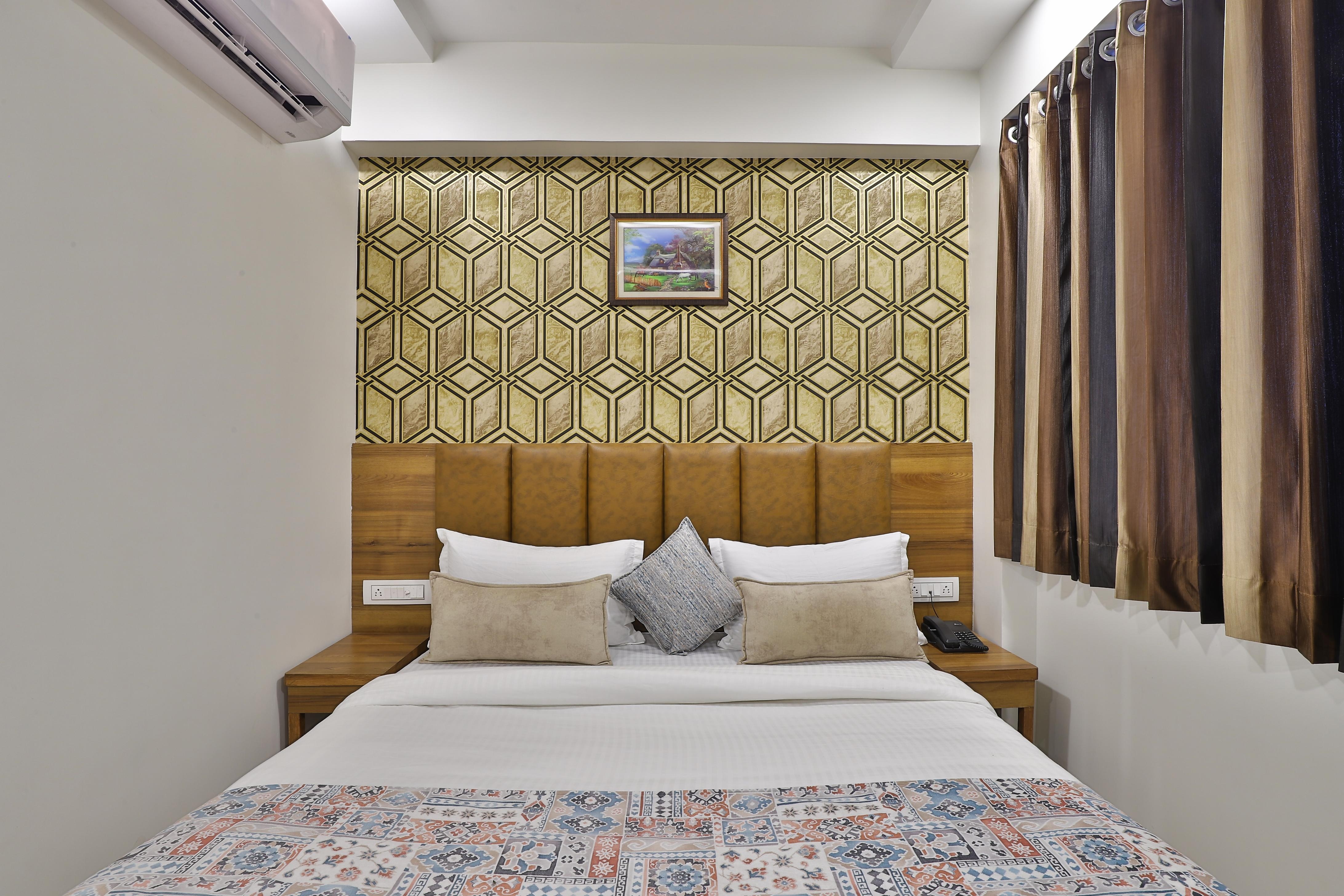 Hotel Red Rose,Ahmedabad - Tap to explore photos