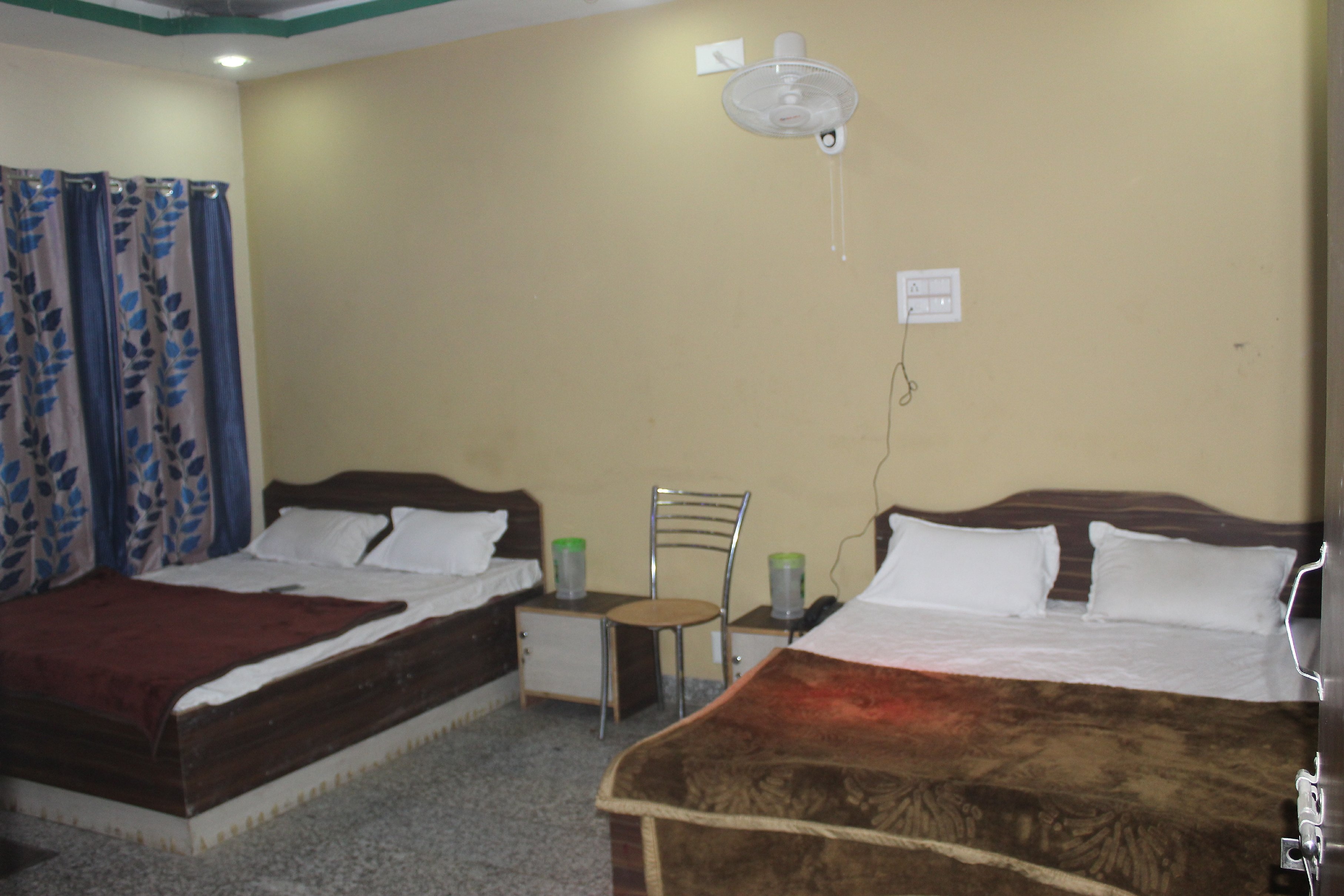 Subhani Guest House - Tap to explore photos