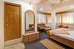 Hotel Picnic, Junagadh