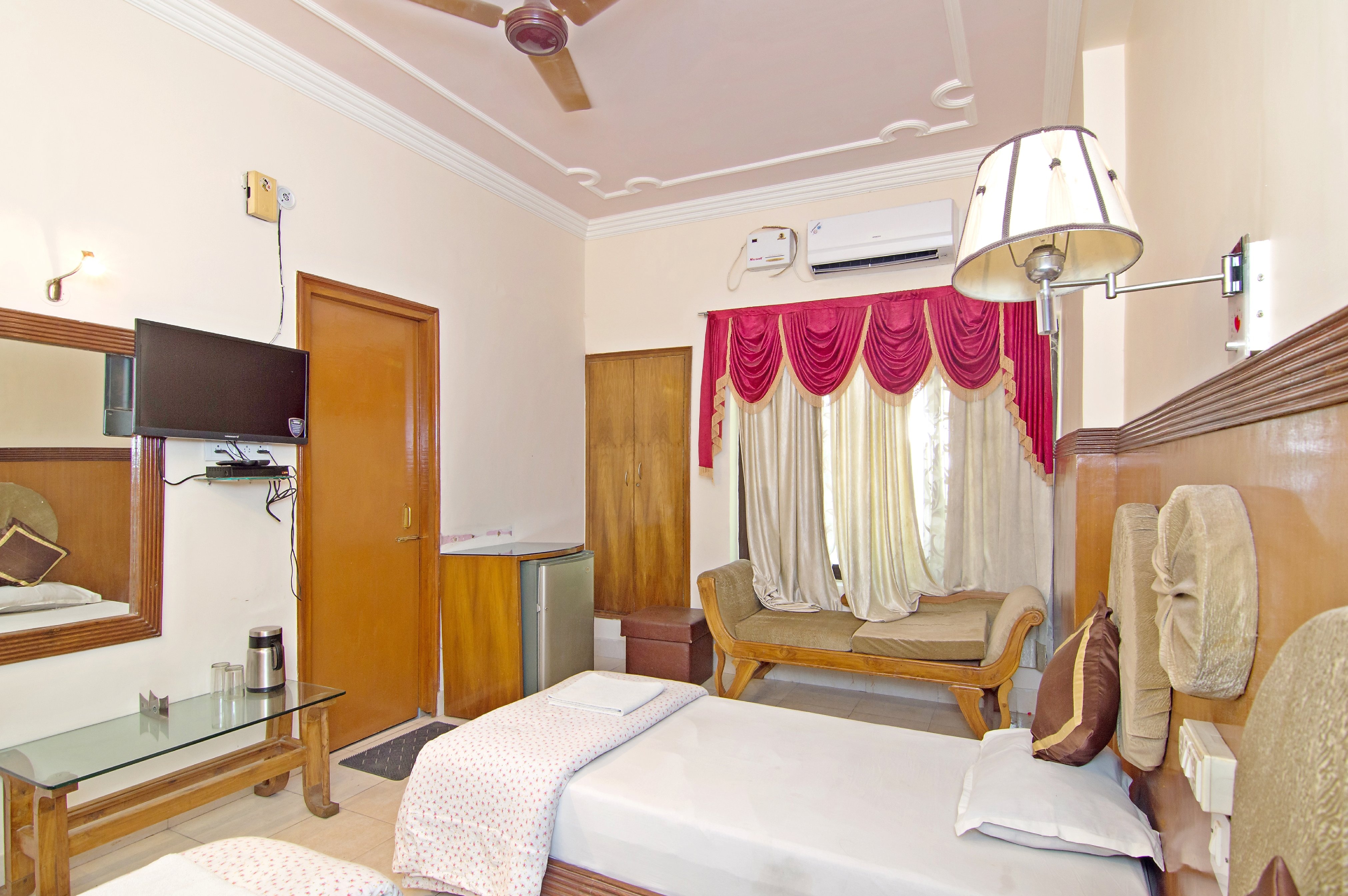 Lakshmi Guest House - Tap to explore photos