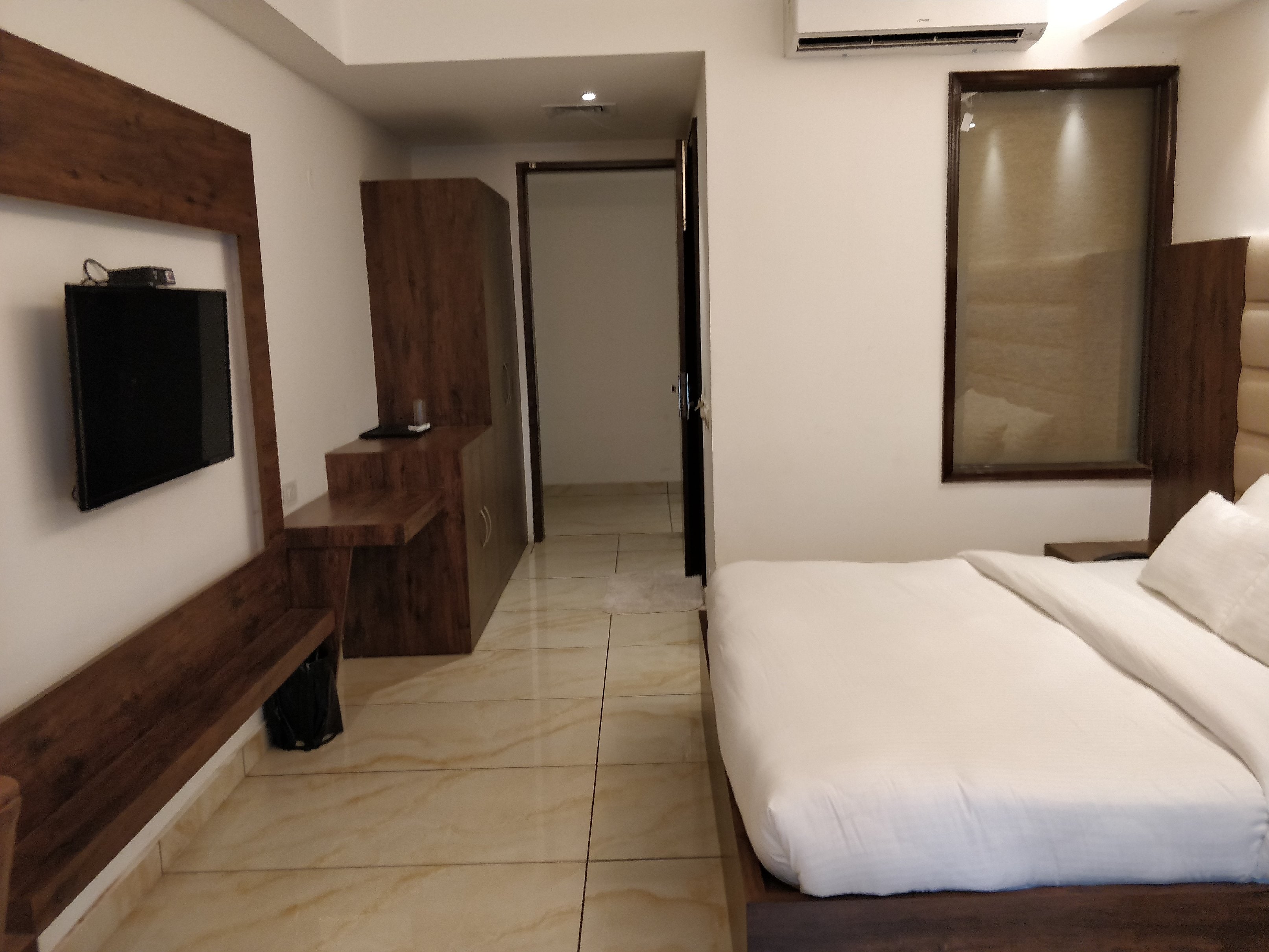 Hotel Nimantran Palace - Tap to explore photos