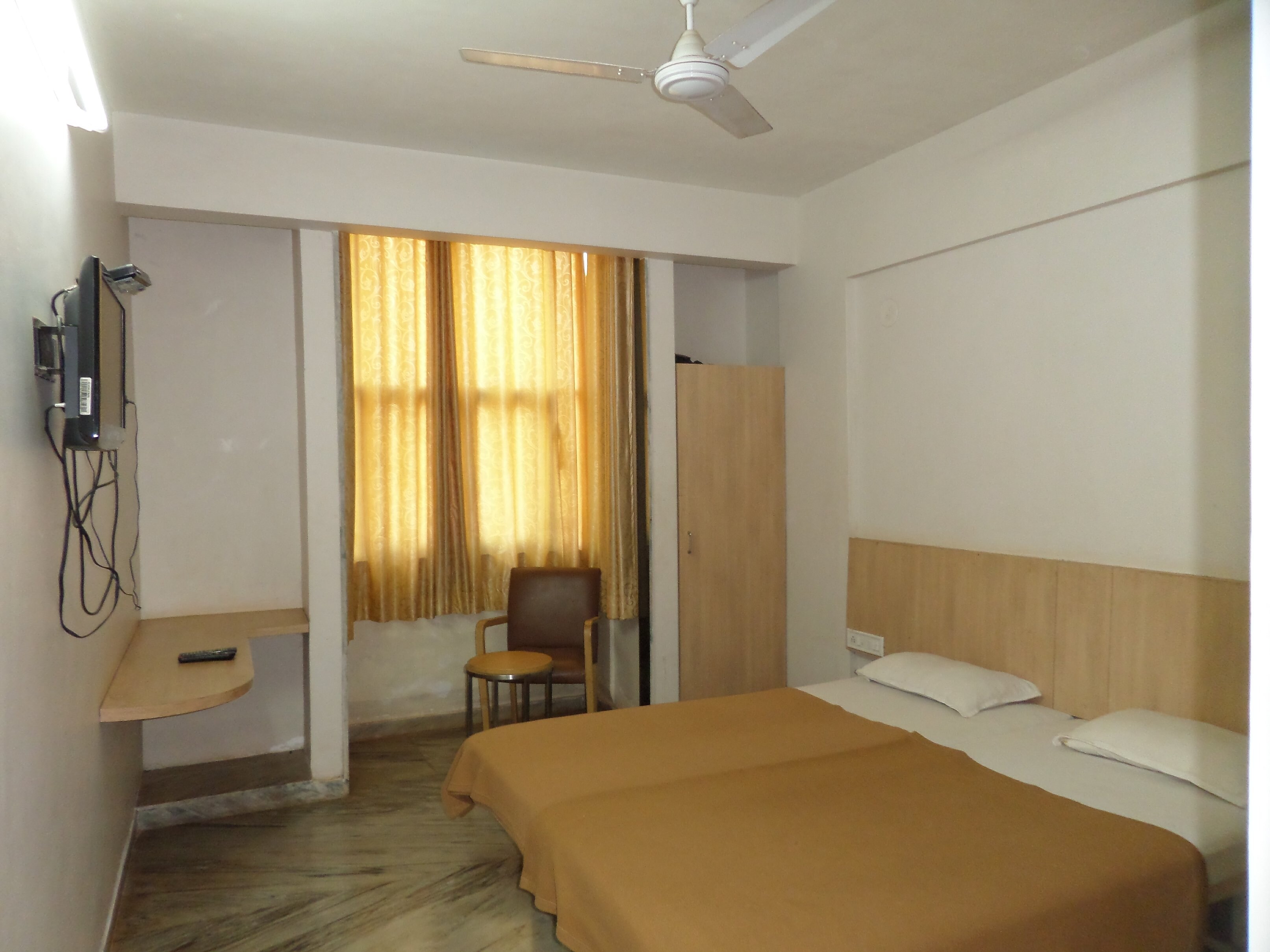 Hotel Darya Sarang Palace - Tap to explore photos