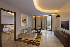 The Retreat Palm Jumeirah Dubai M Gallery by Sofitel, Dubai