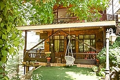 ROYAL SWISS COTTAGE - VILLA & COTTAGES, Chail
