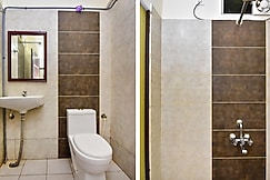 NEW RAADHEY GUEST INN - Near Apollo hospital & highway, Nellore