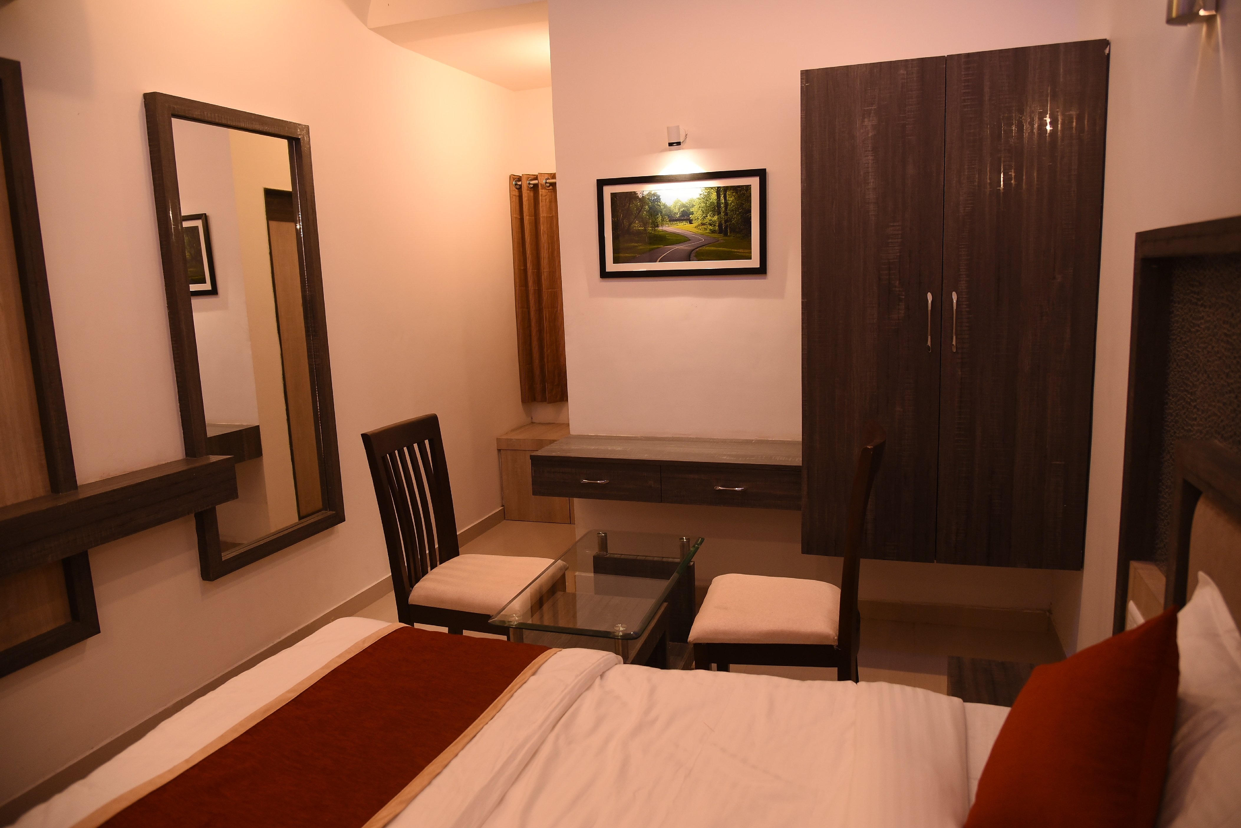 HOTEL MUNDRA INN - Tap to explore photos