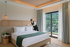 Rosewood Retreat Bhimtal | Lakeview Suites, Bhimtal