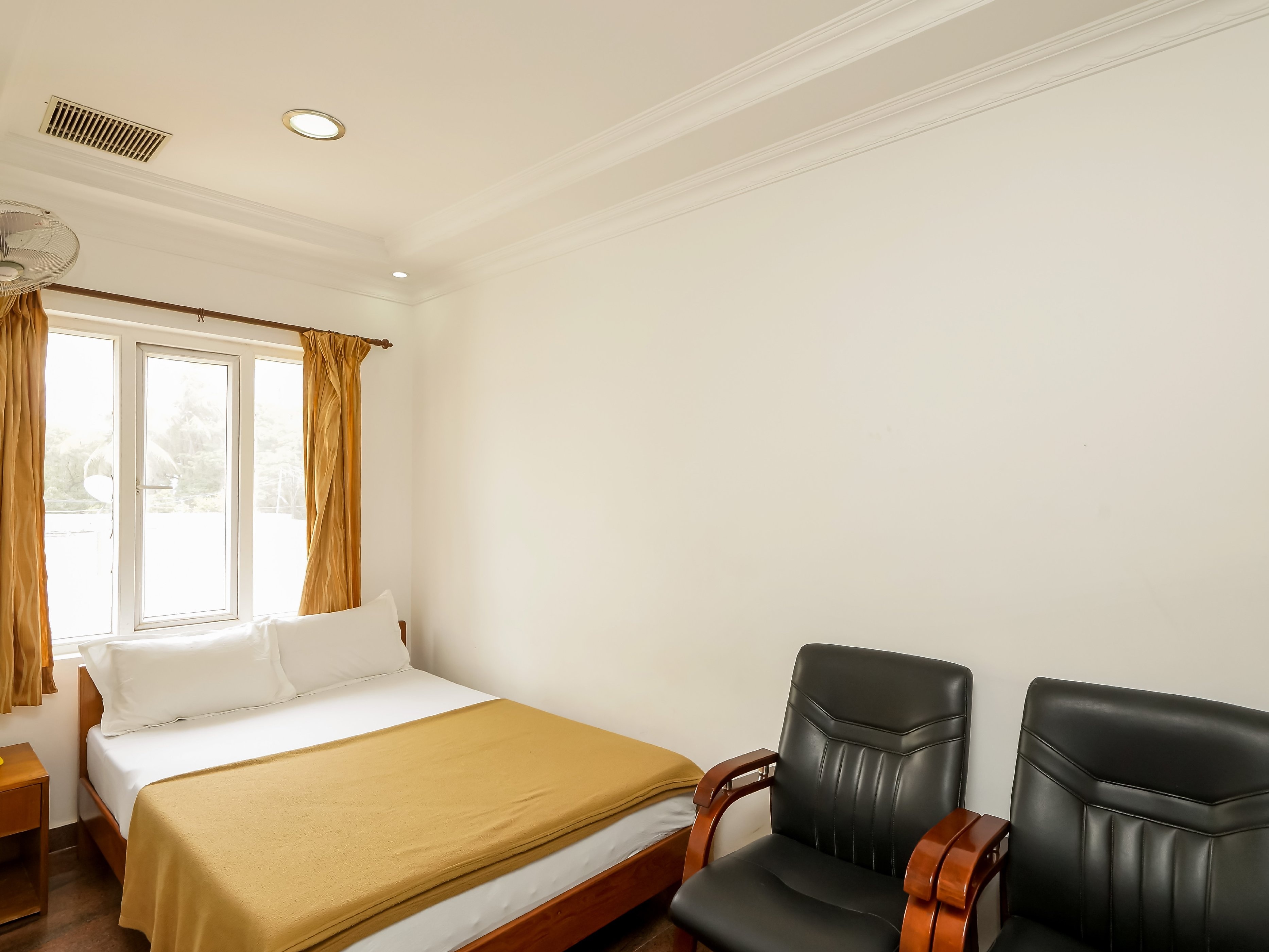 HOTEL SRI GANESHA PALACE - Tap to explore photos