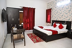 Hotel Ashray Noida, Noida
