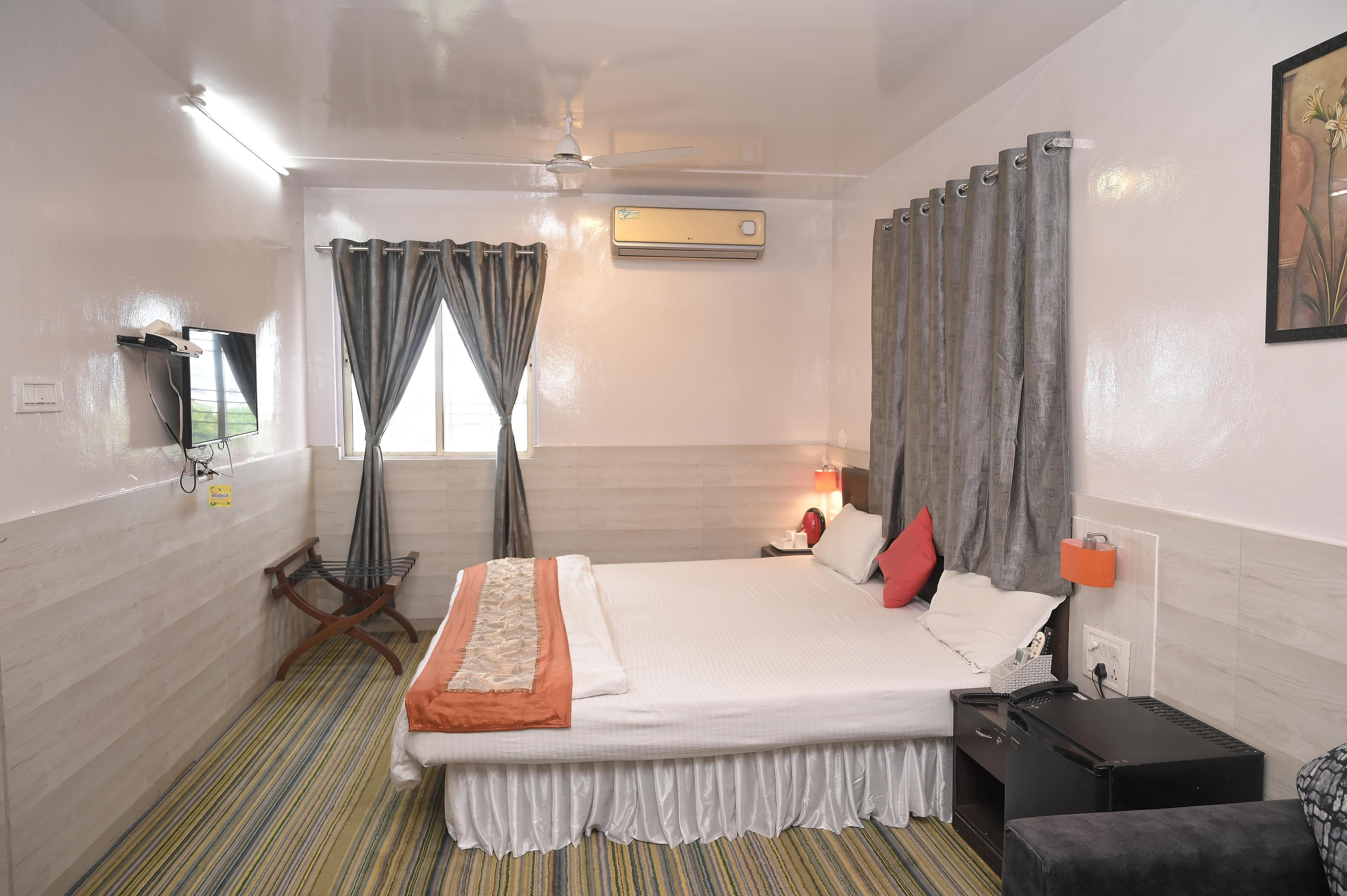 LUXURIOUS EXECUTIVE ROOM 1