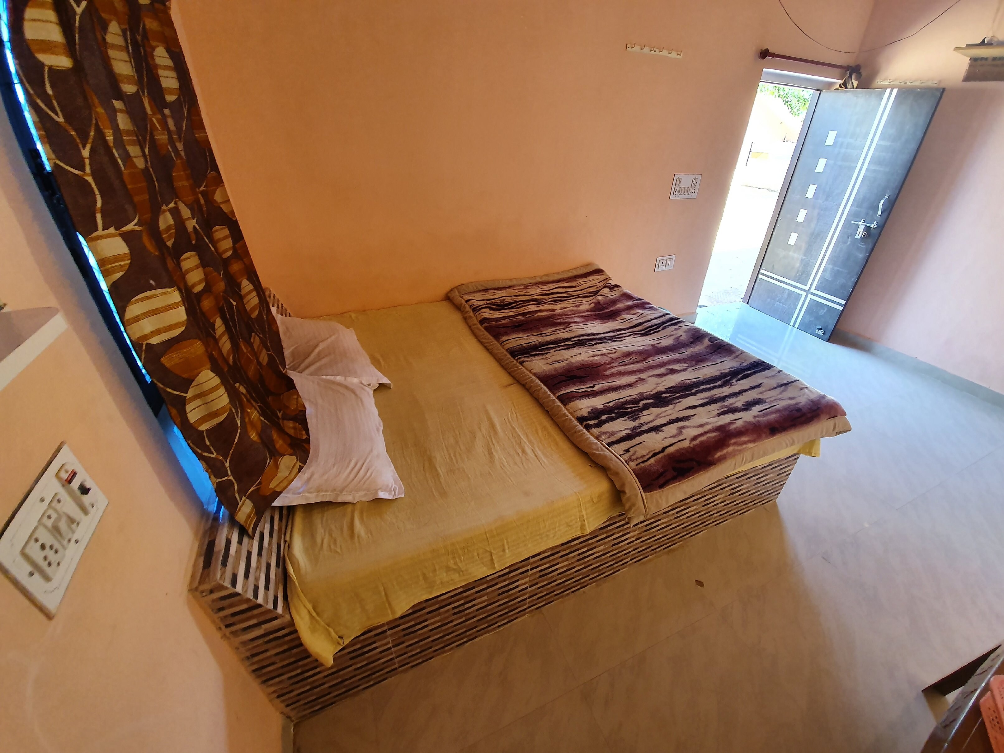 Hotel Swadesh Vatika - Tap to explore photos