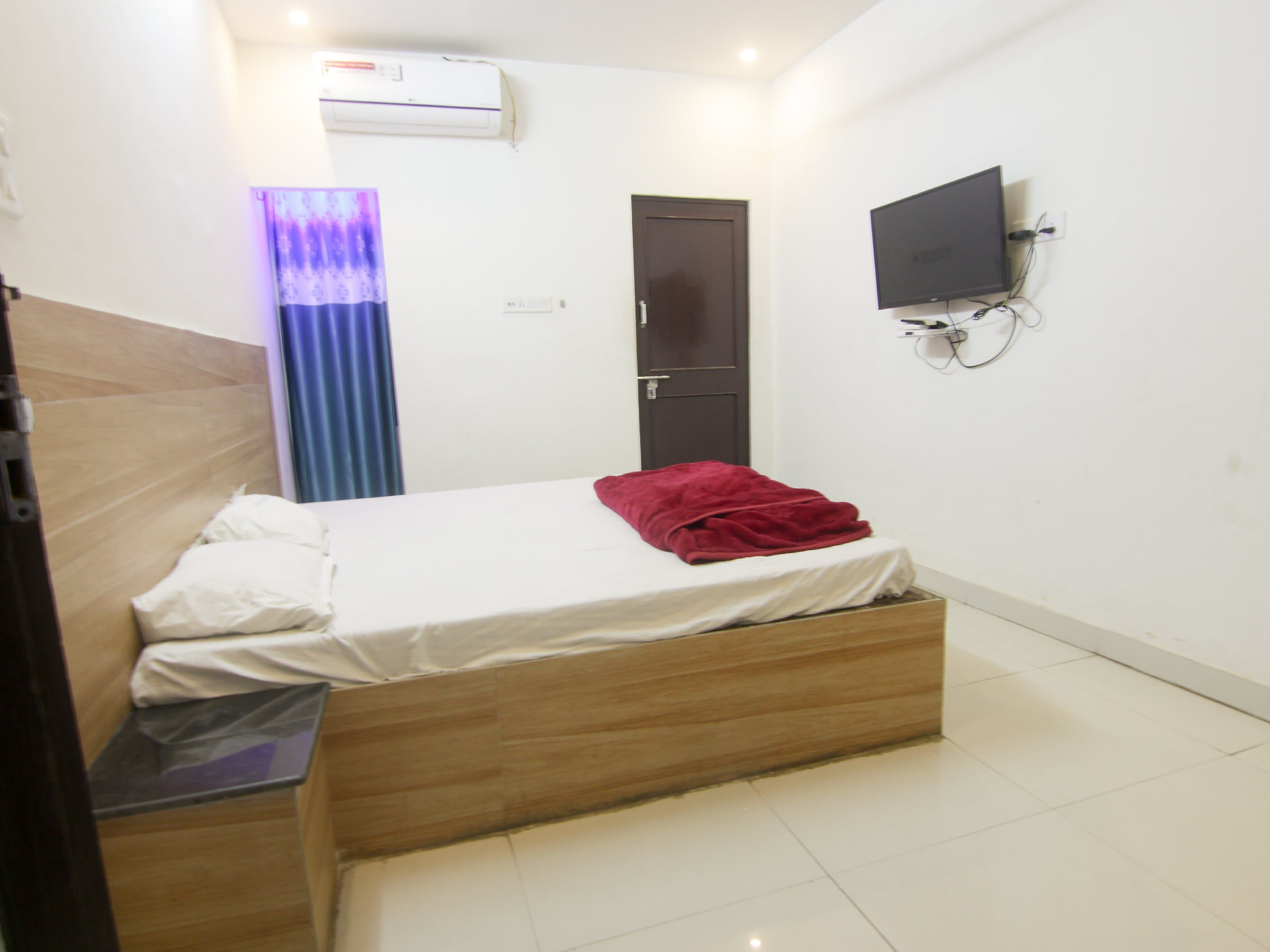 Hotel Ashirwad - Tap to explore photos