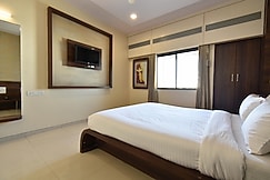 Hotel Sai Sparsh (Newly Renovated) - 150 Meters from Saibaba Temple, Nevasa