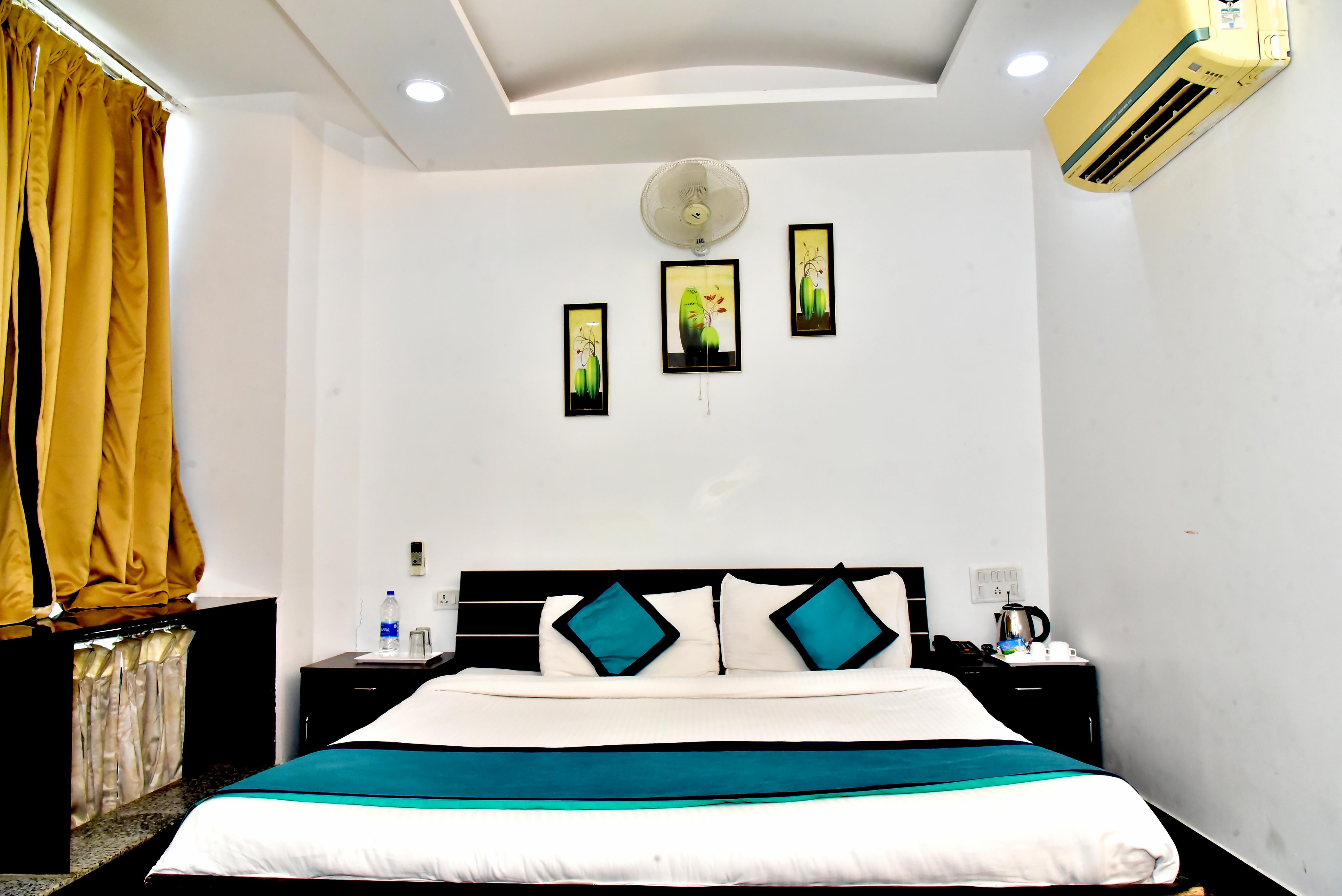 hotel suraj palace - Tap to explore photos