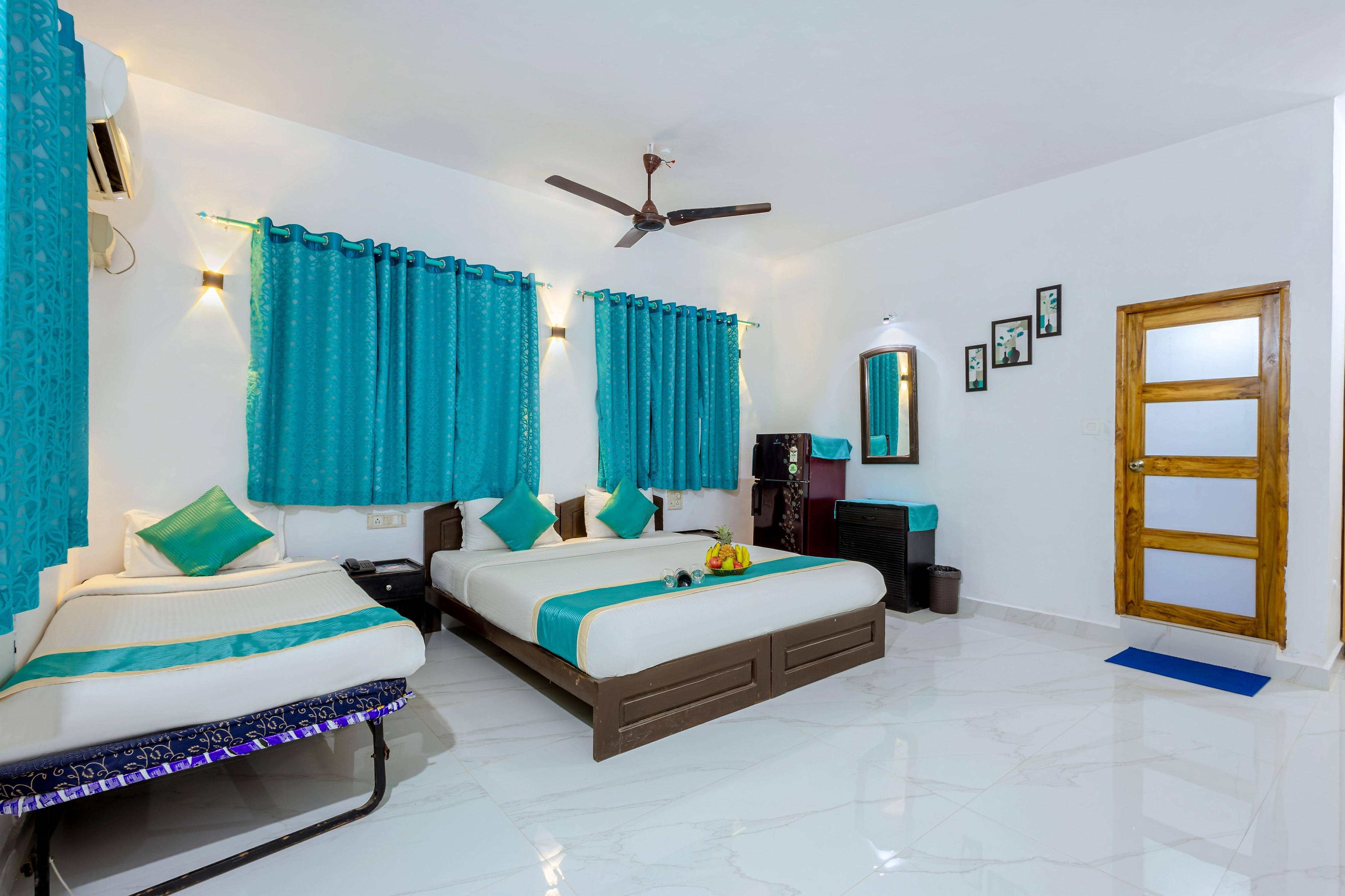 Baga Fantacia Beach Inn - Tap to explore photos