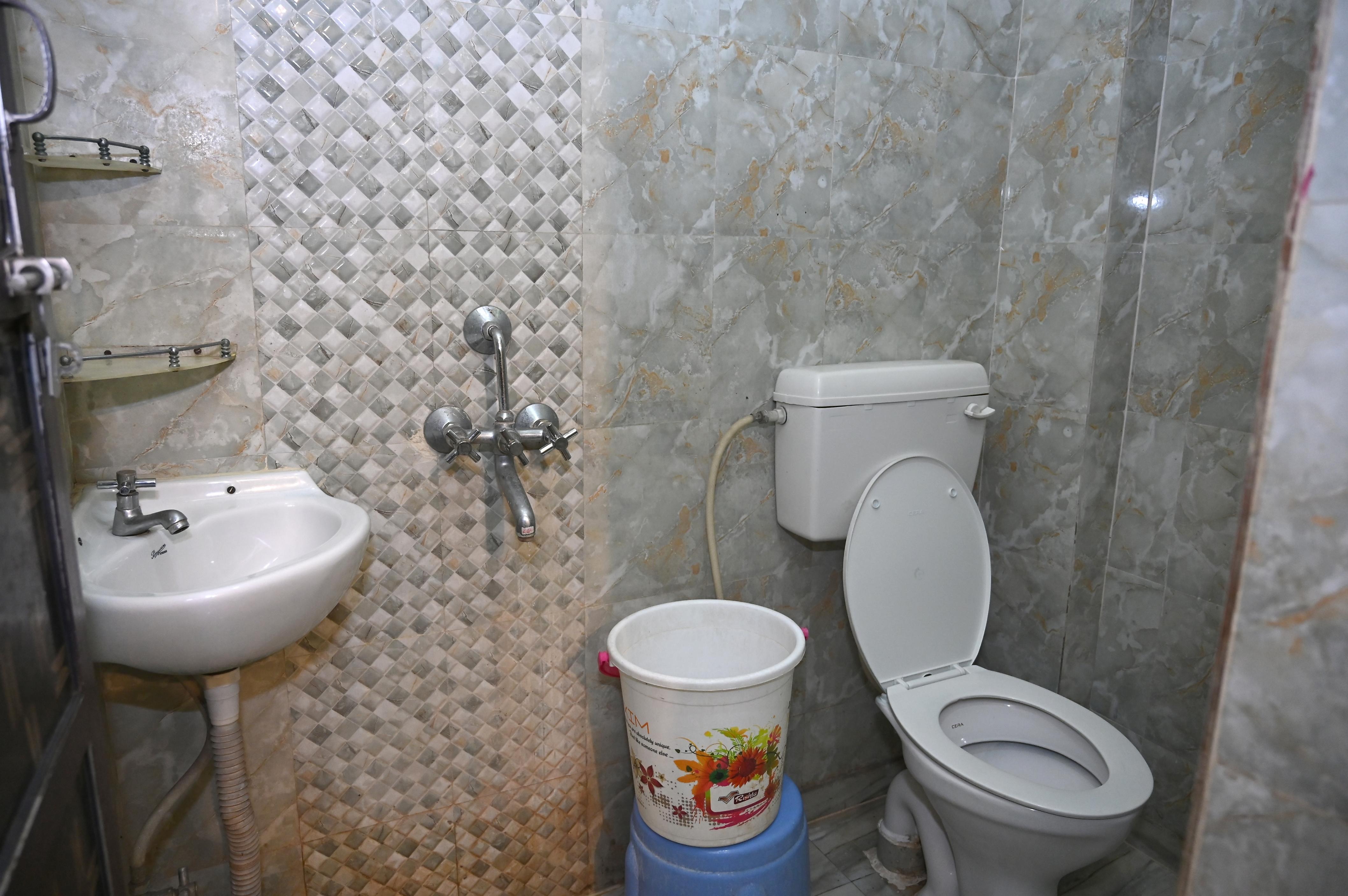 Rameswaram Guest House - Tap to explore photos