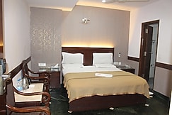 Flourish Inn Saket opposite Max Hospital, Delhi