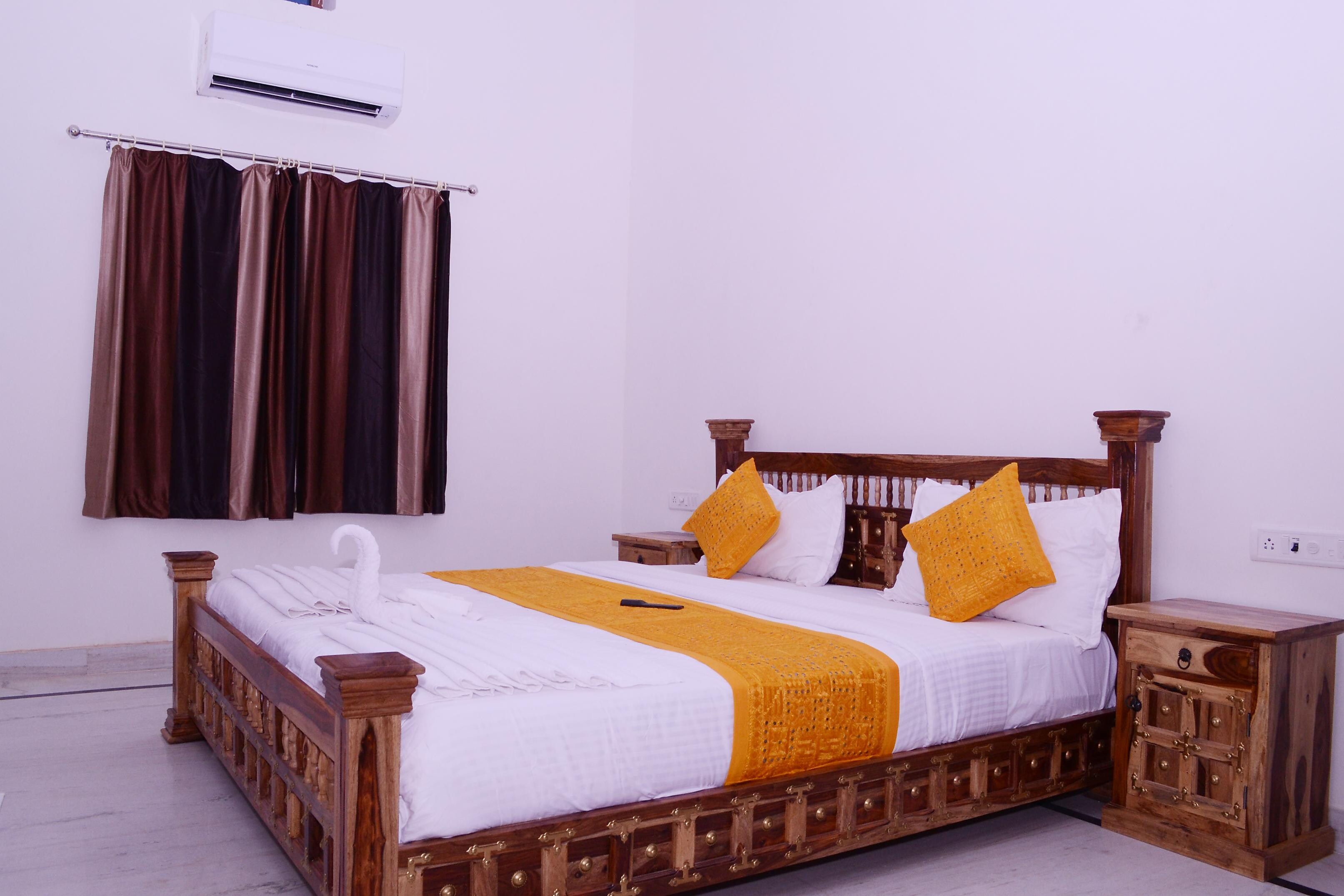 Hotel Sartaj - Tap to explore photos