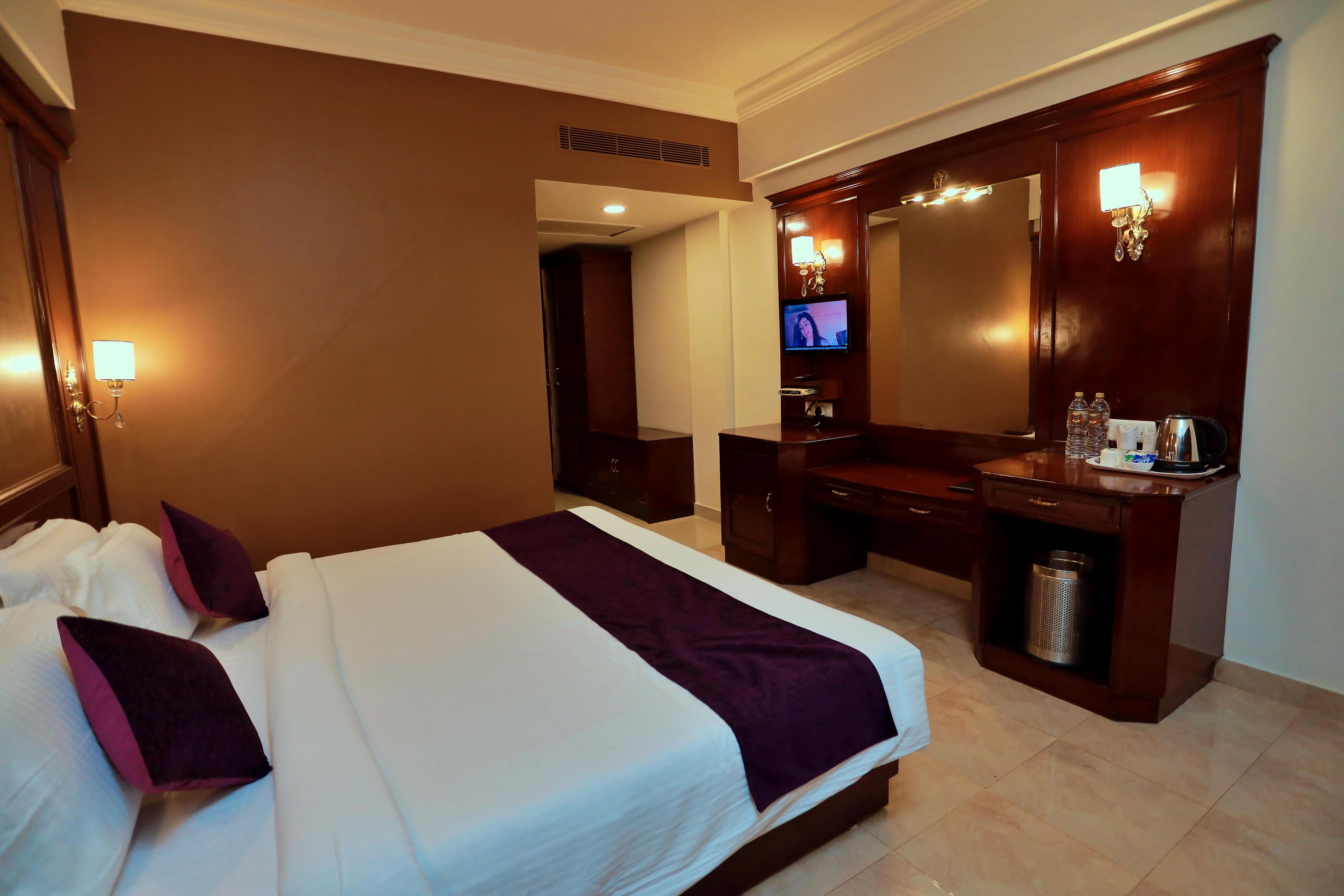 Hotel Edassery Mansion , Ernakulam - Tap to explore photos