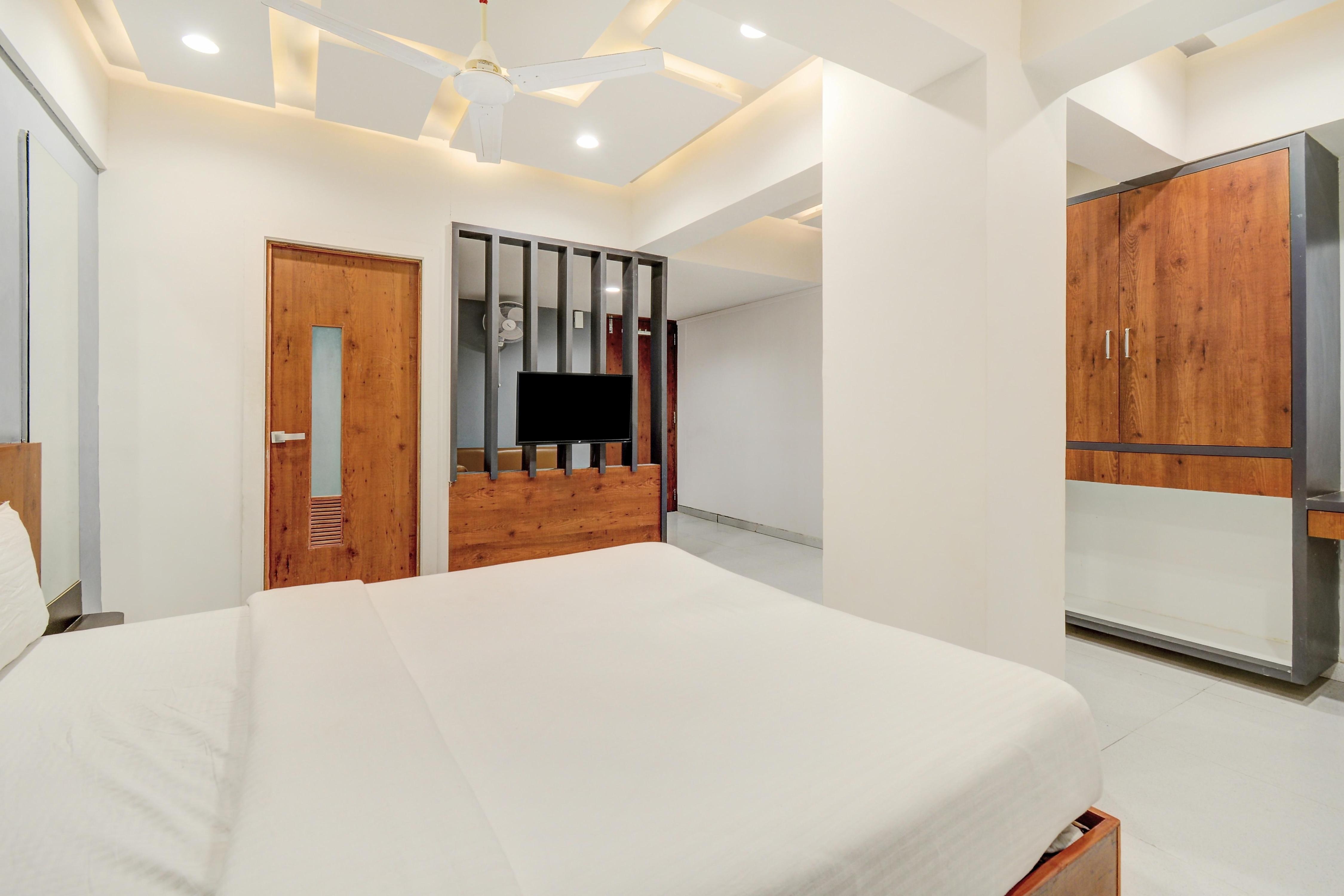 Hotel Desert Inn Tharad - Tap to explore photos