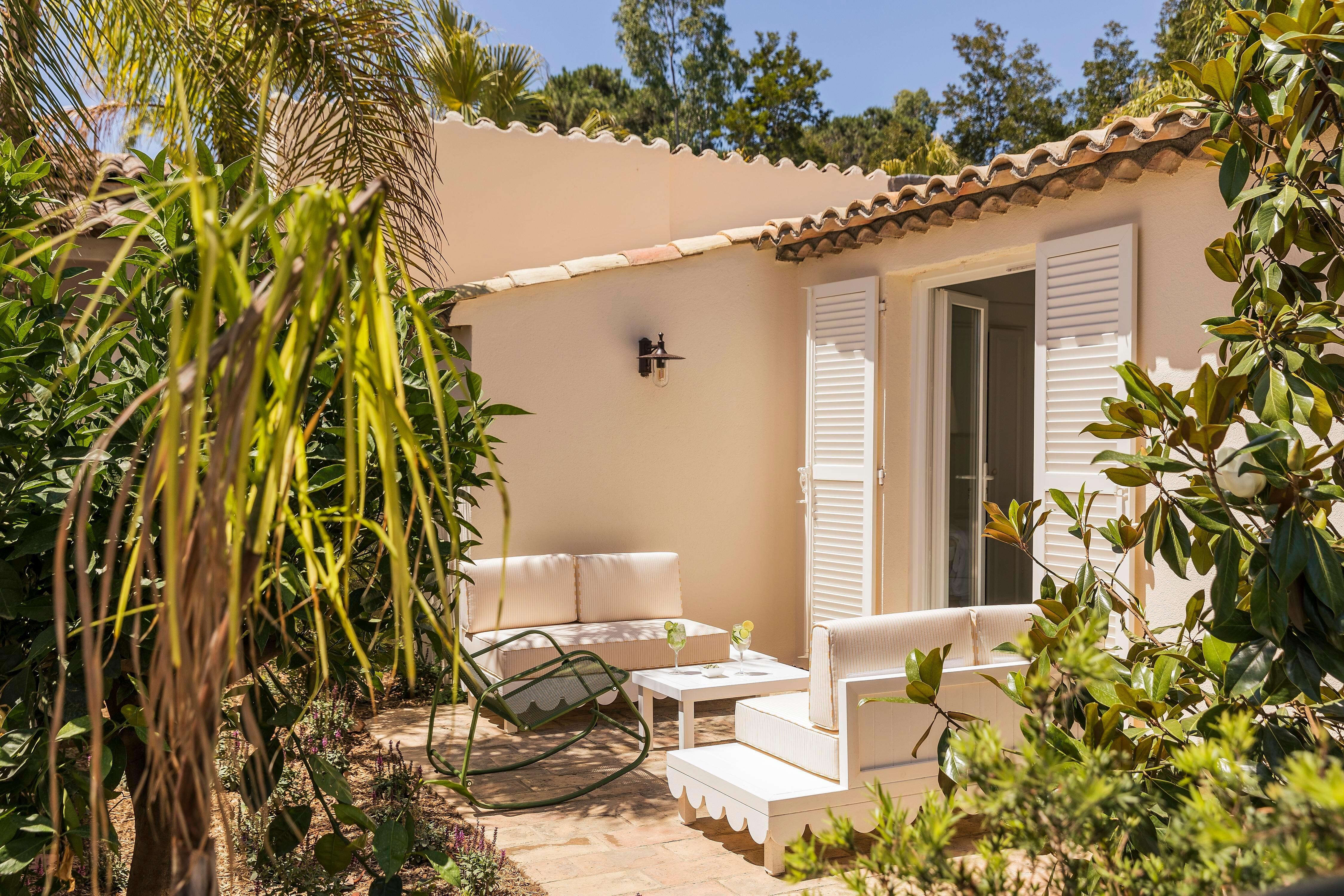 Hotel La Tartane Saint Tropez - Tap to explore photos
