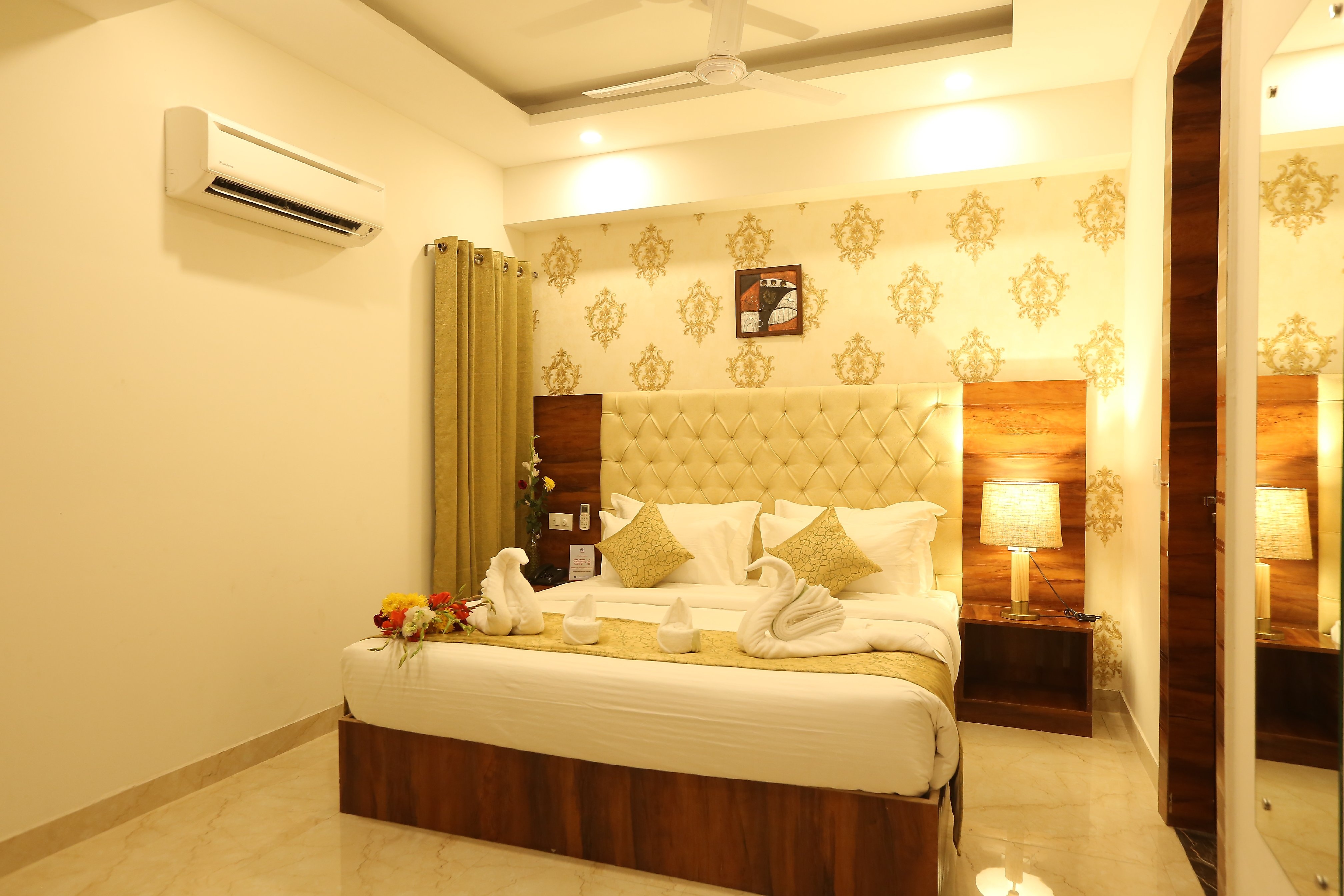 Hotel The Ventus Near Delhi Airport - Tap to explore photos