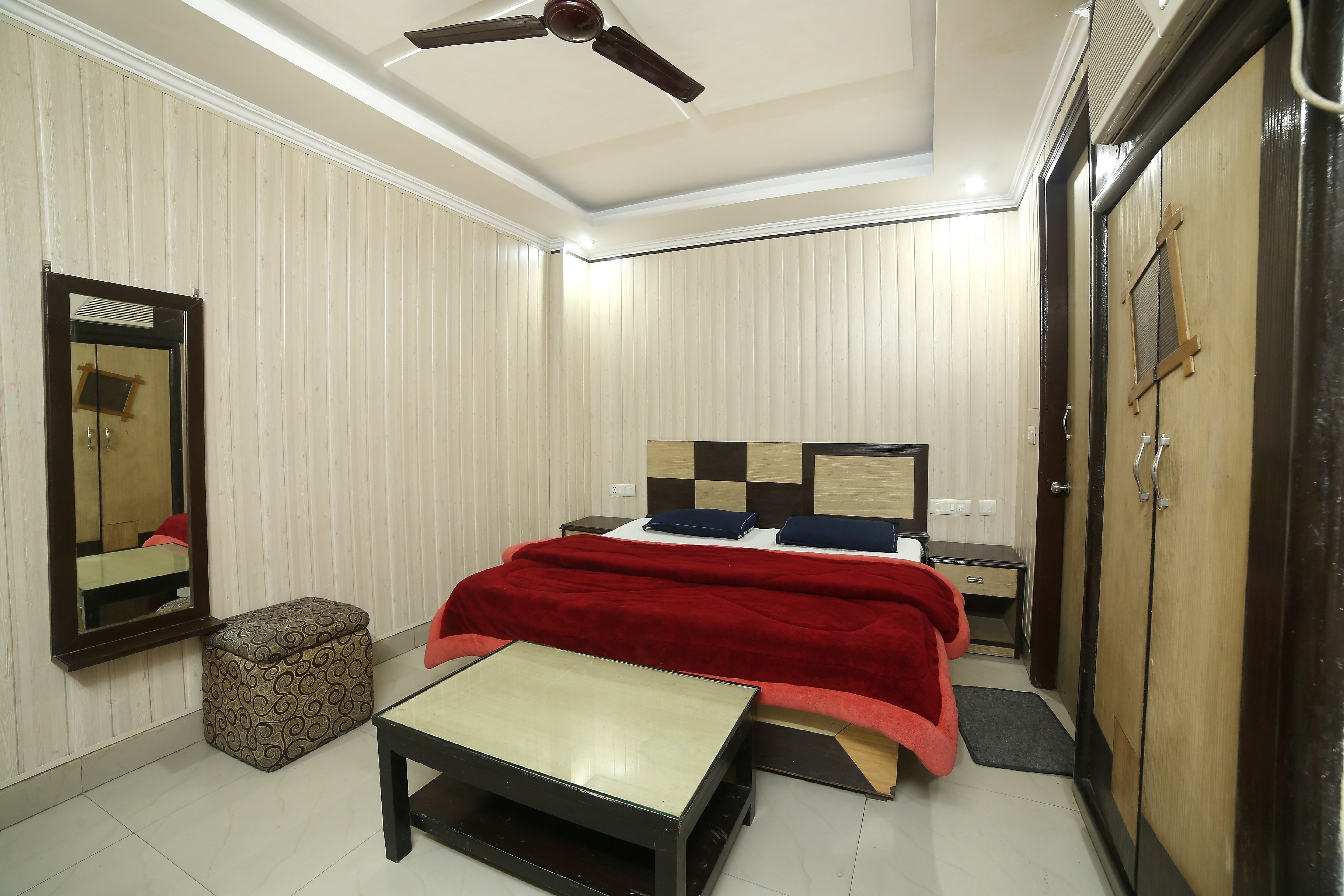 Hotel Nihal Inn - Tap to explore photos
