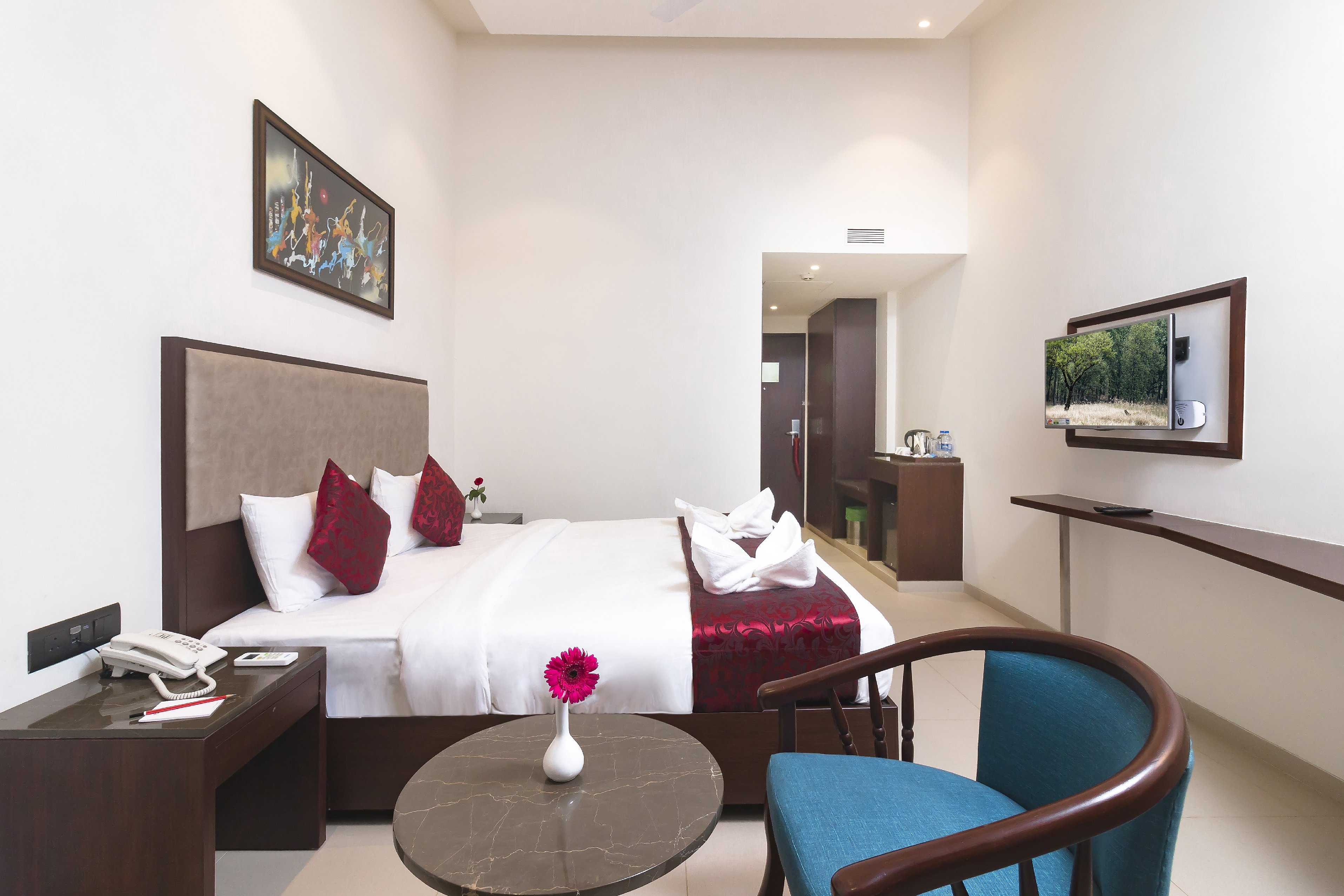 Mountain View Deluxe Room with Balcony 1