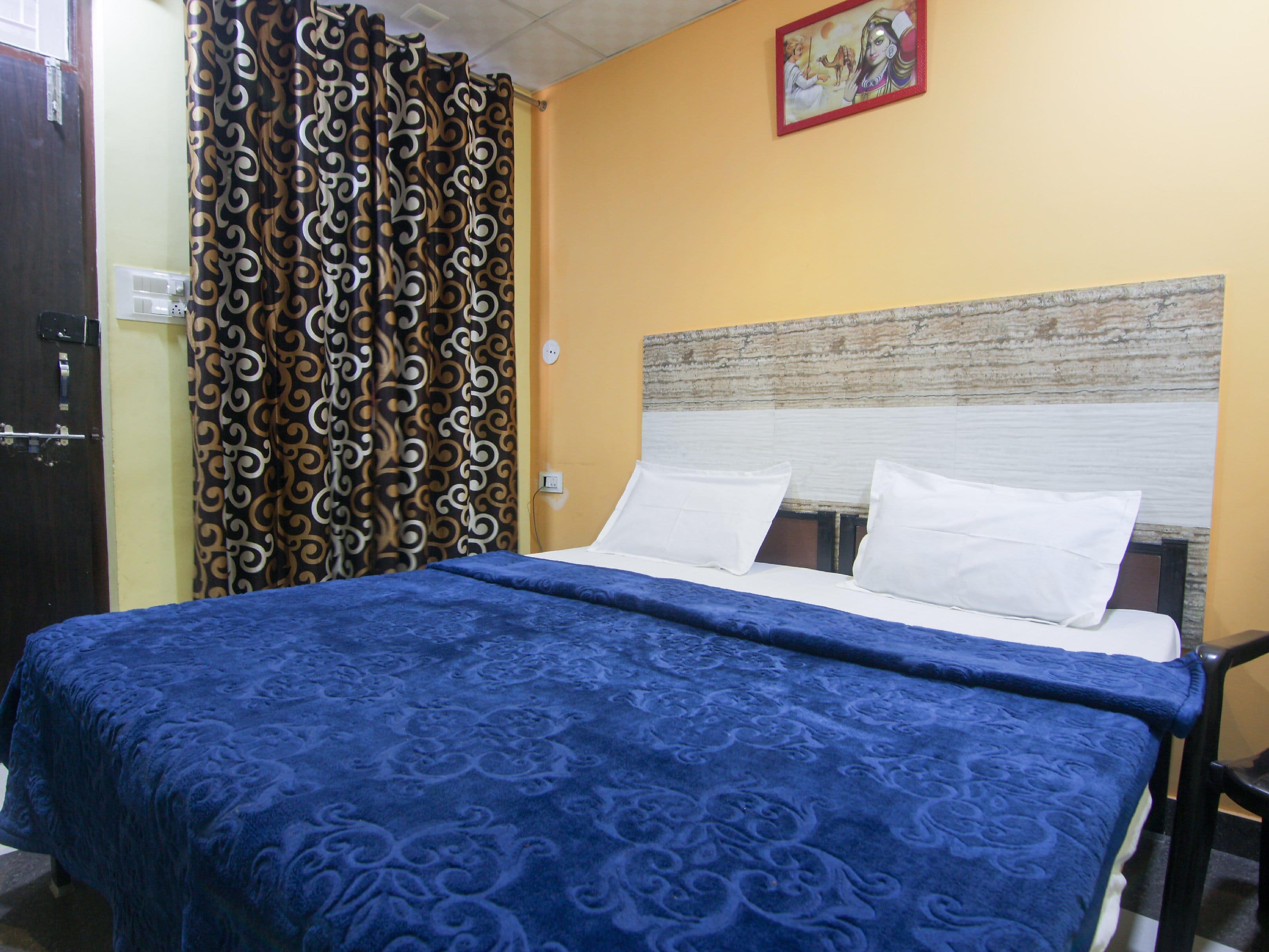Apna Guest House - Tap to explore photos