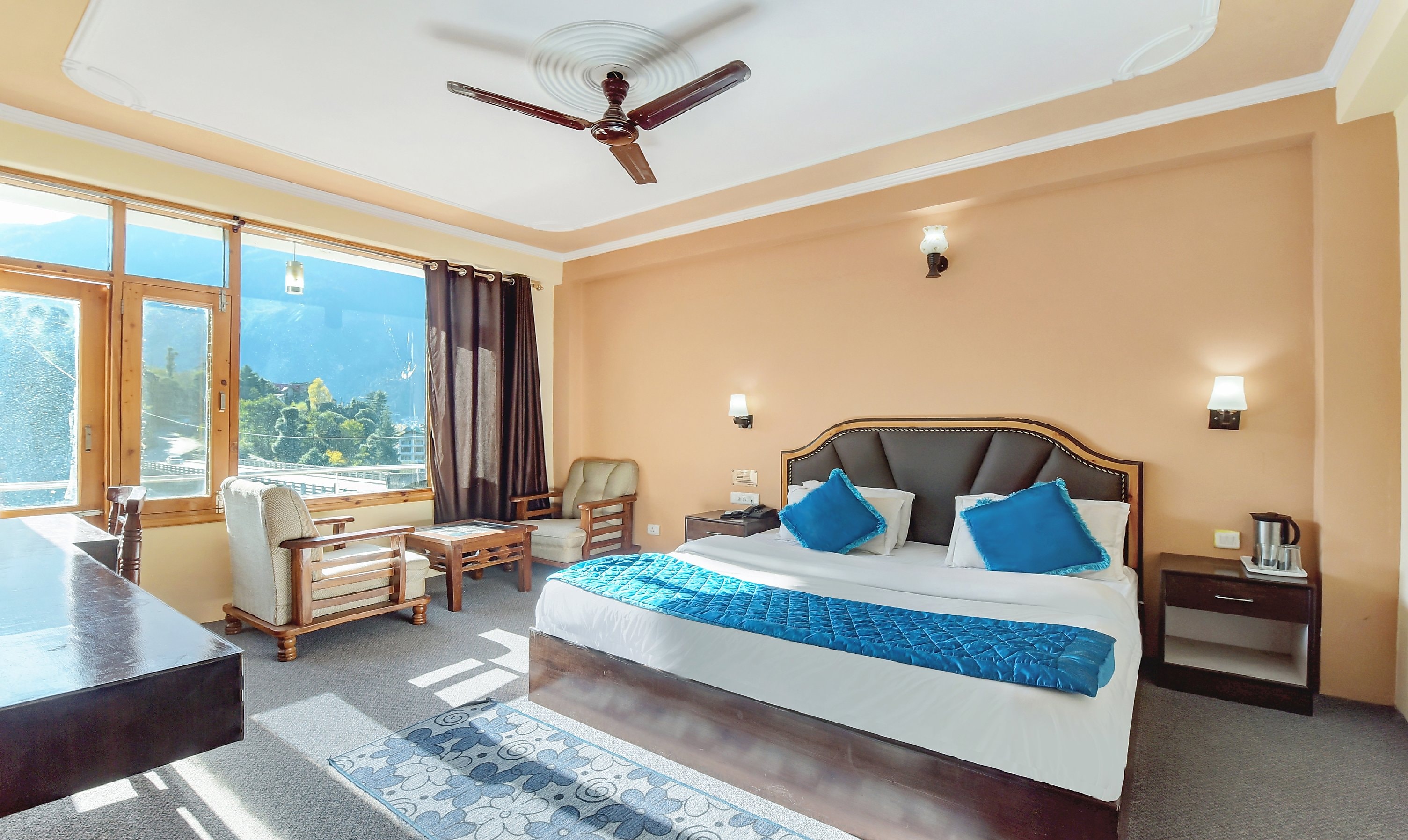 MANALI PARADISE GUEST HOUSE - Tap to explore photos