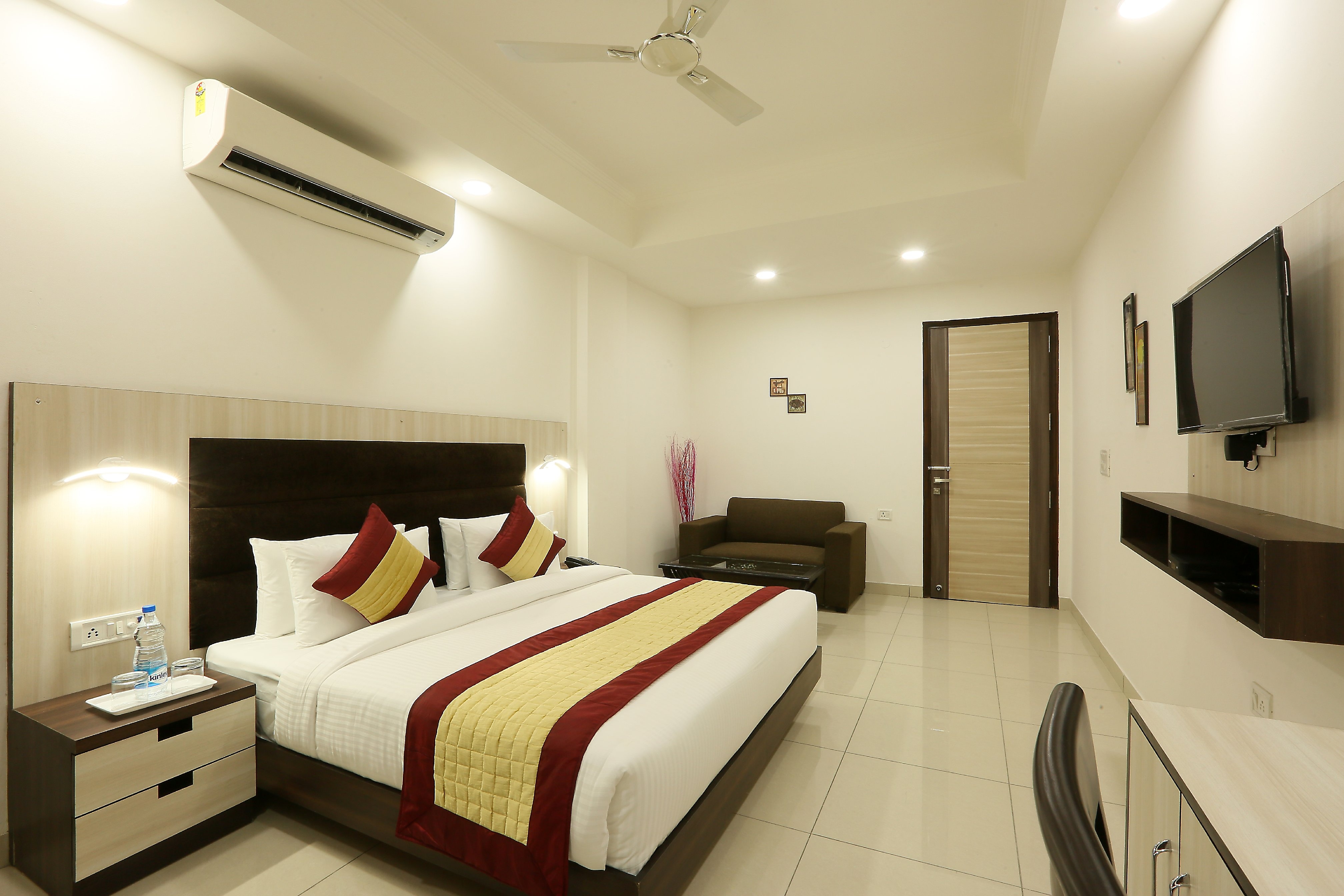 Green Lotus Residency - Tap to explore photos