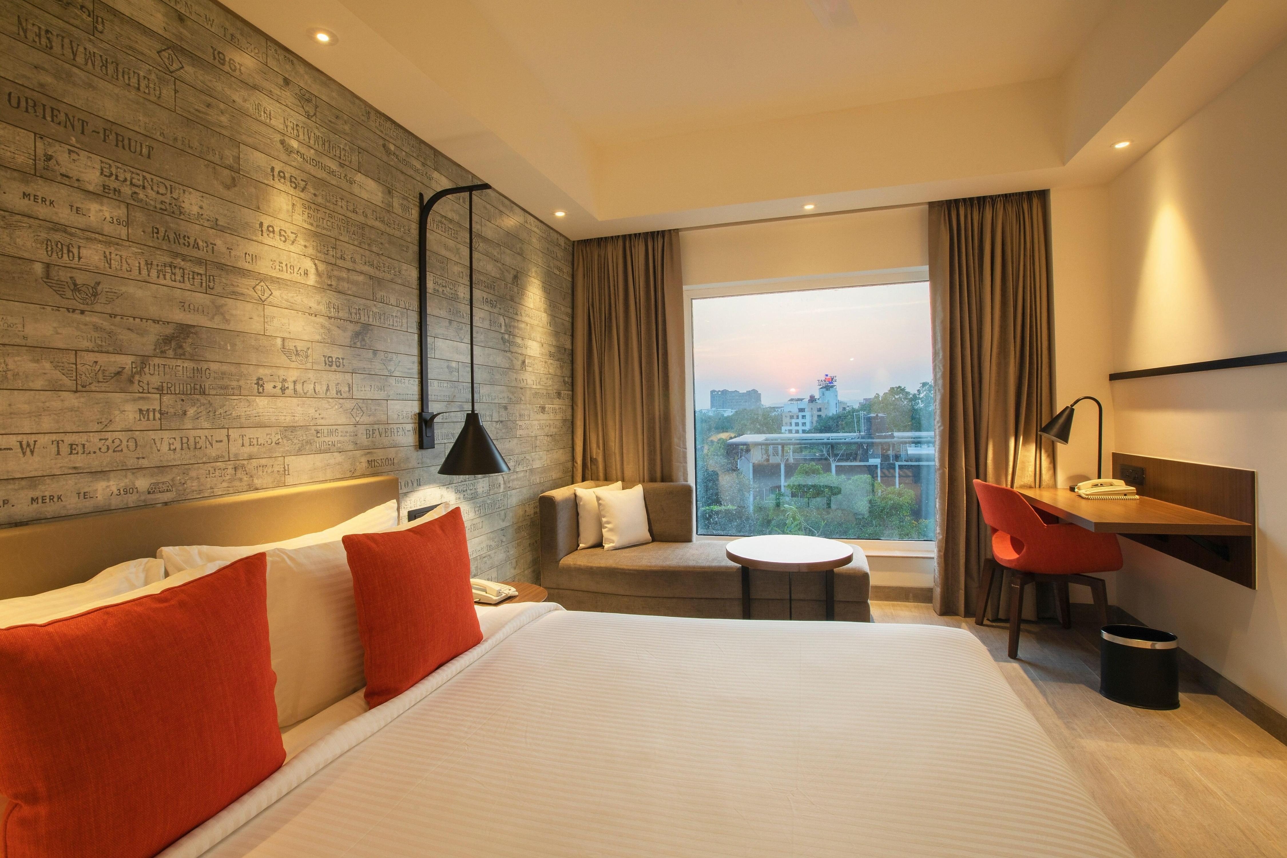 Lemon Tree Premier, City Center Pune 4