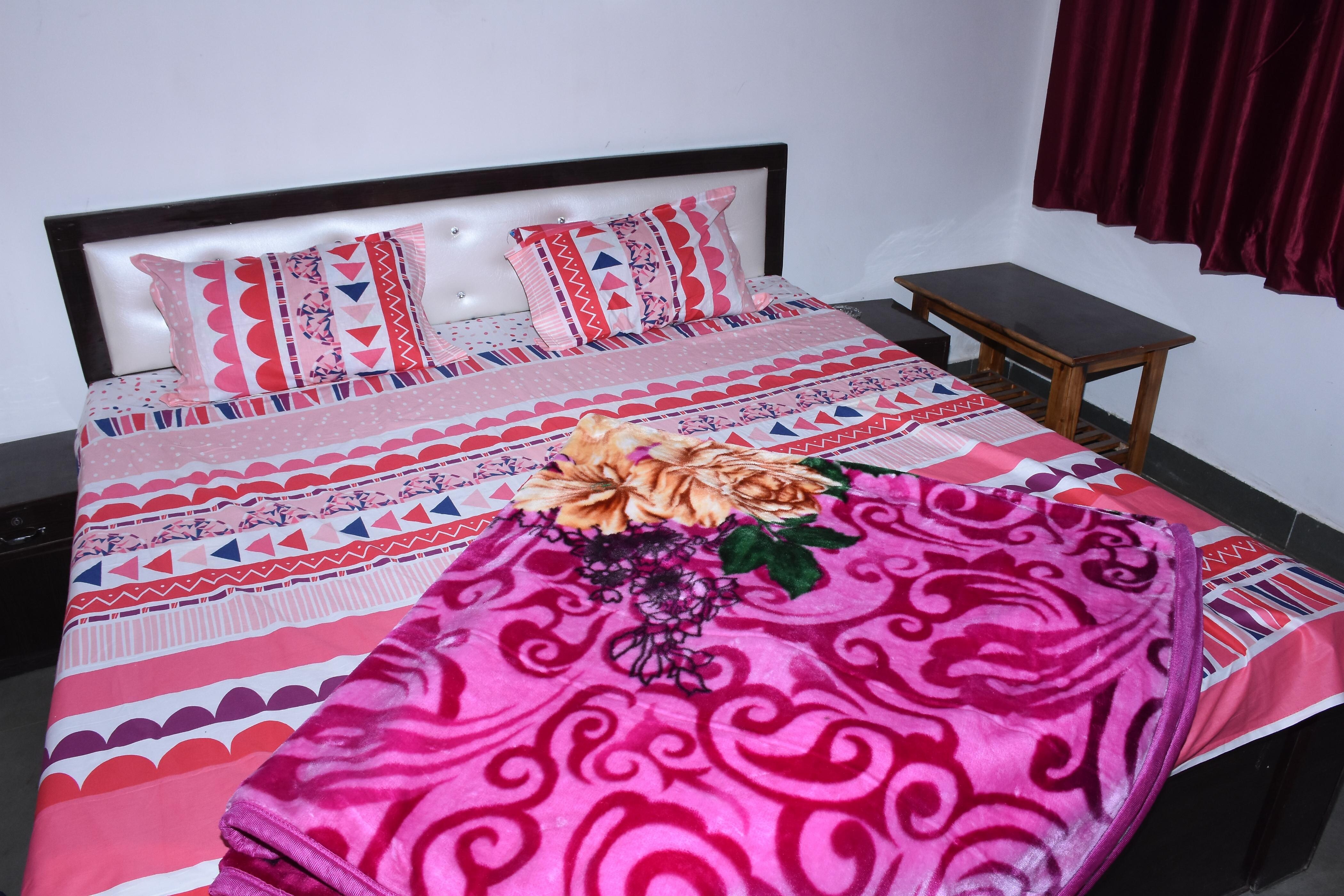 Hotel Rawat - Tap to explore photos