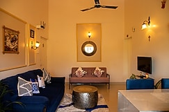 Casa de Sam's - 2BHK Pool View apartment near Vagator / Anjuna beach, Goa