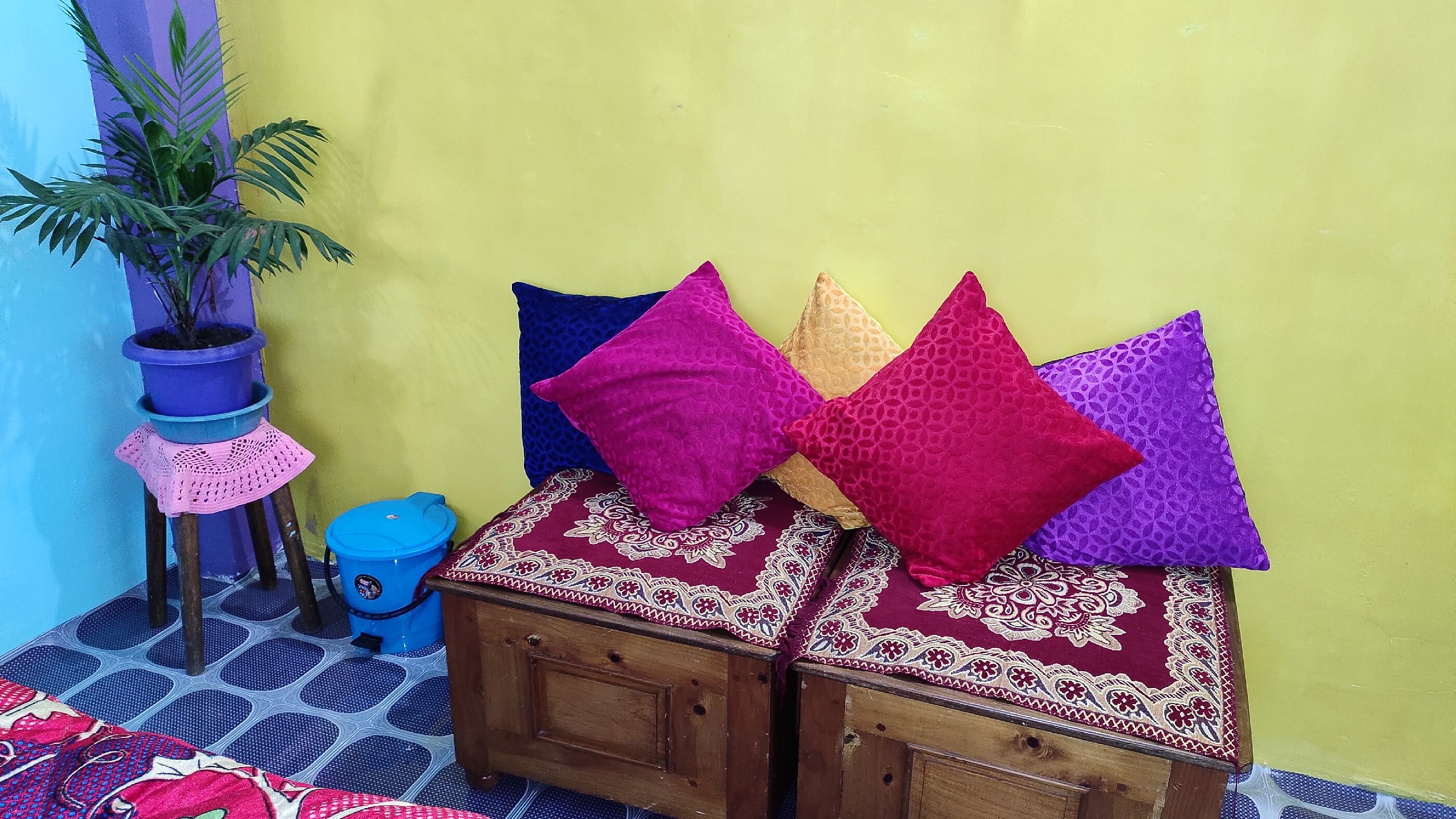 LAZUM HOMESTAY - Tap to explore photos