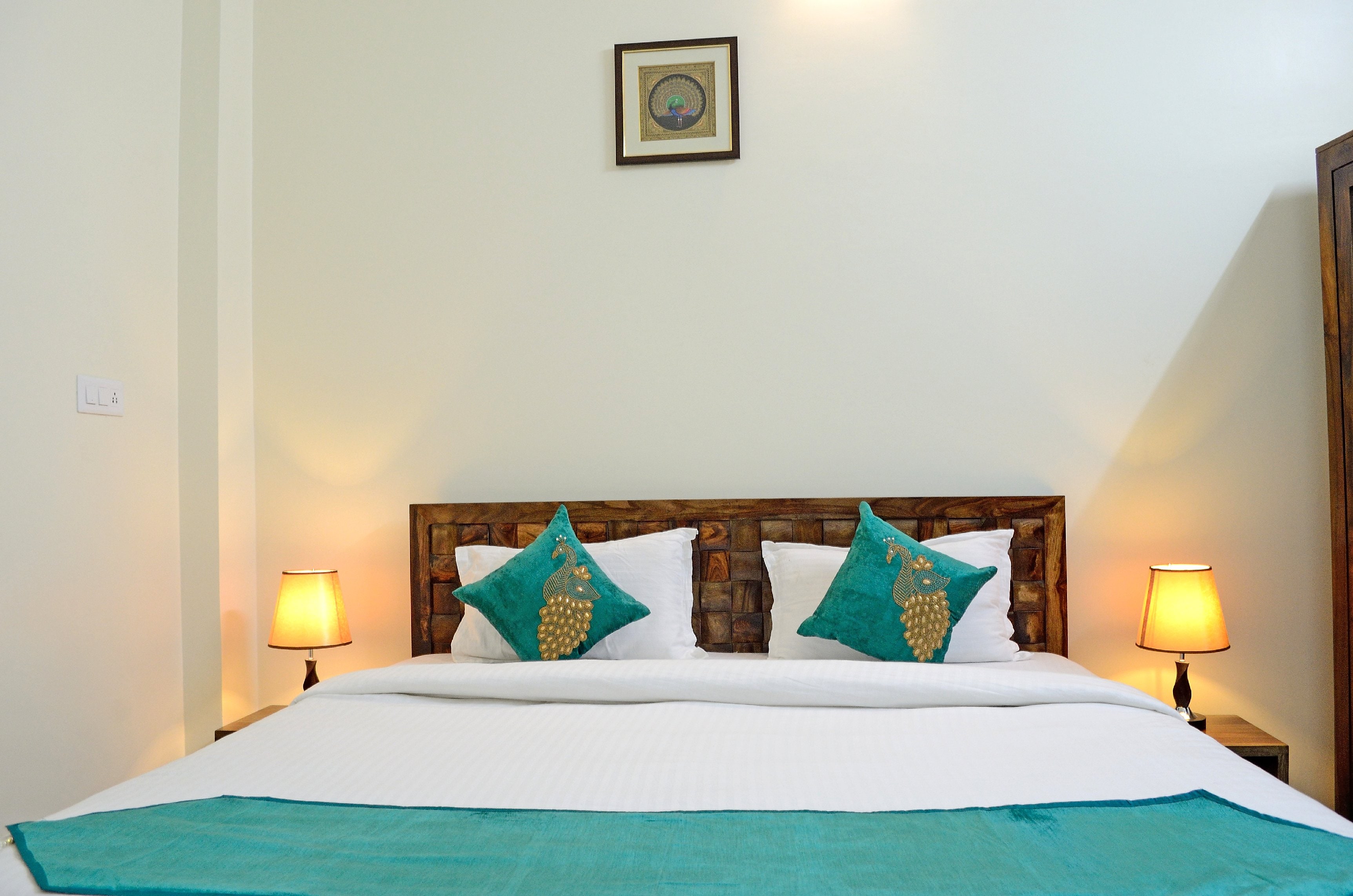 Hotel Krishna Kunj - Tap to explore photos