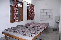 Shreenath Guest House - 500 meters from Railway Station., Udaipur