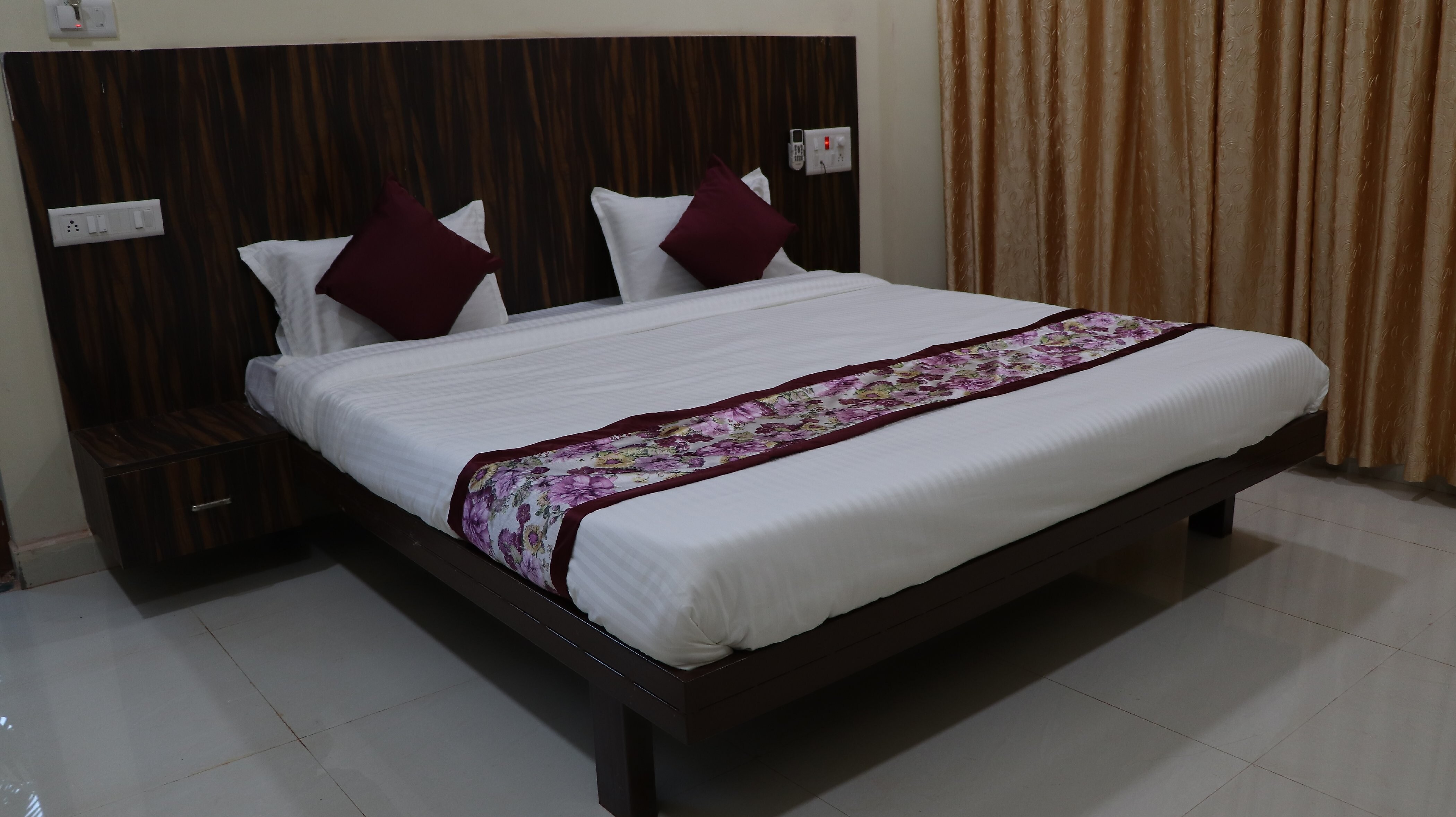 Luxury Room 1
