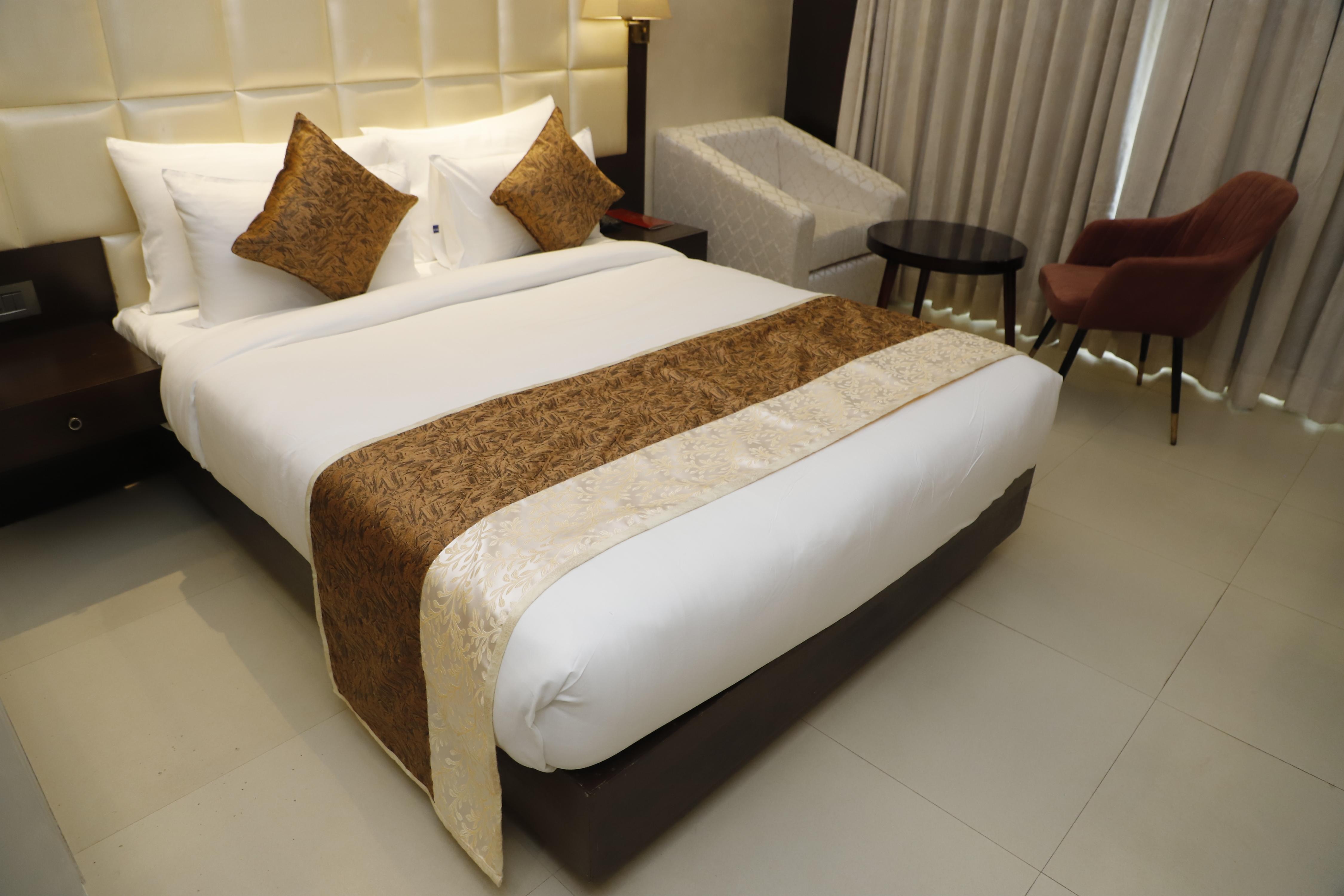 Udman Hotel, Chhattarpur - Tap to explore photos