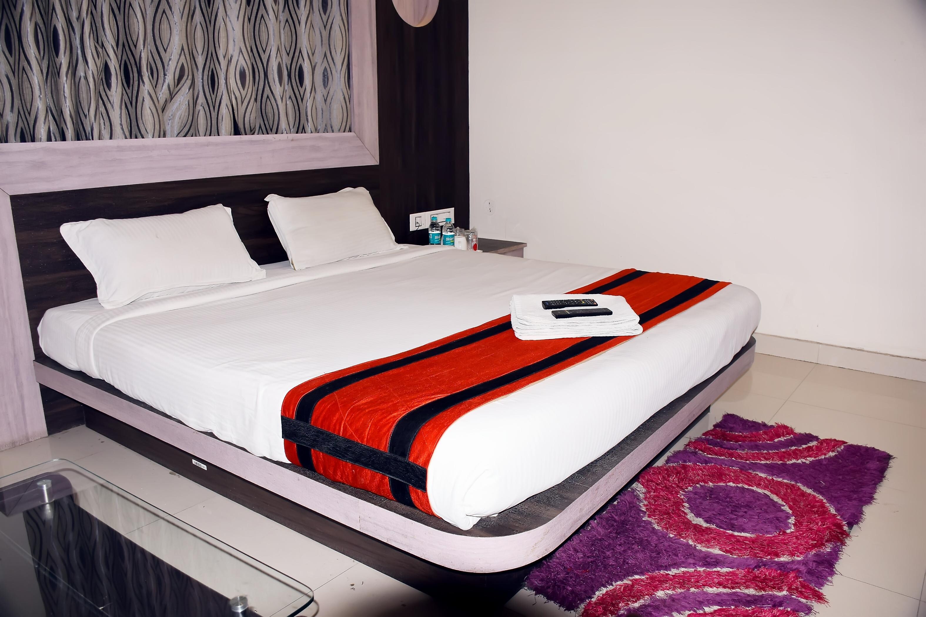 HOTEL ANAND INTERNATIONAL - Tap to explore photos