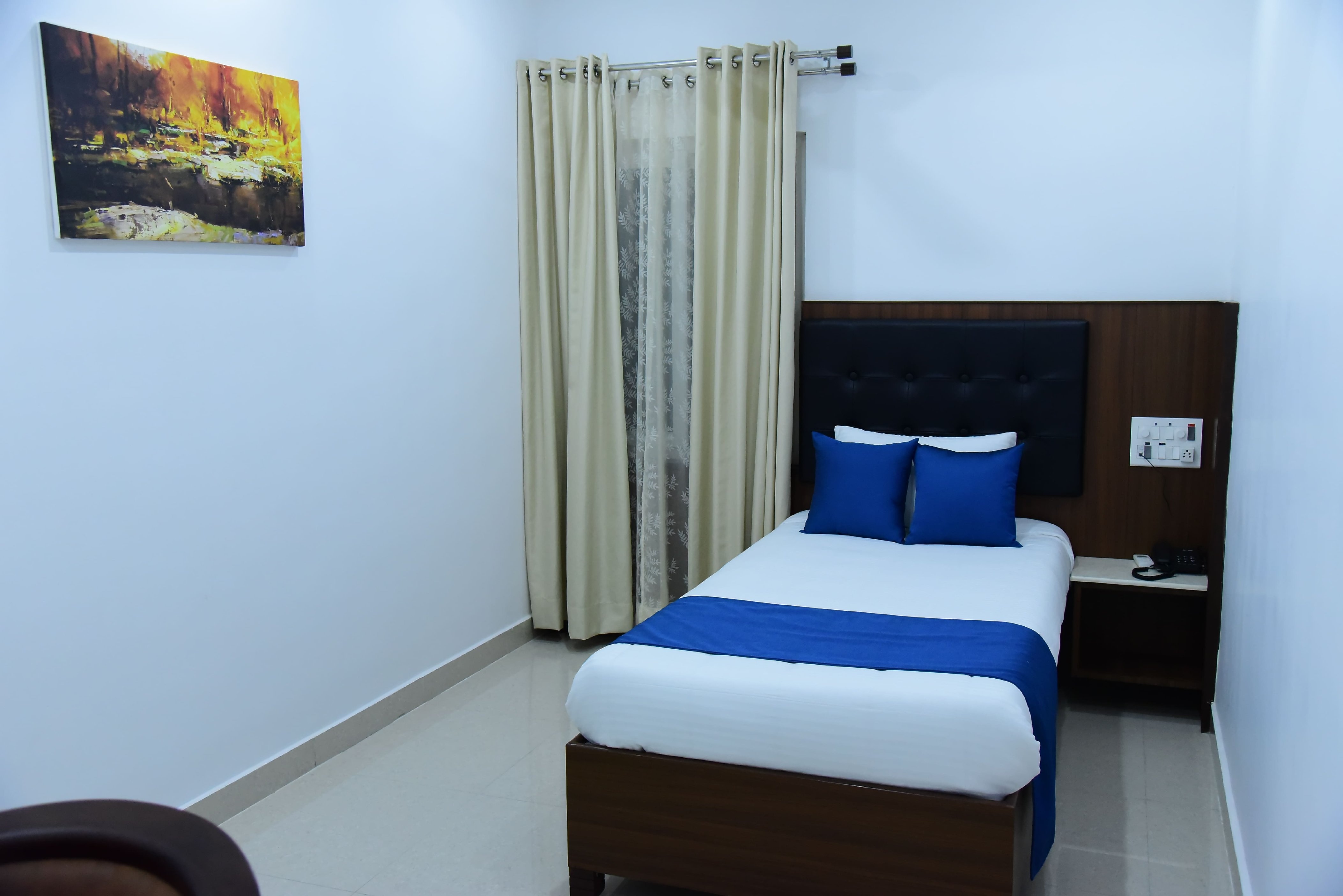 Debadaru Guest House - Tap to explore photos