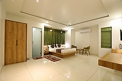 Nova Yashraj Hotel, Rajkot