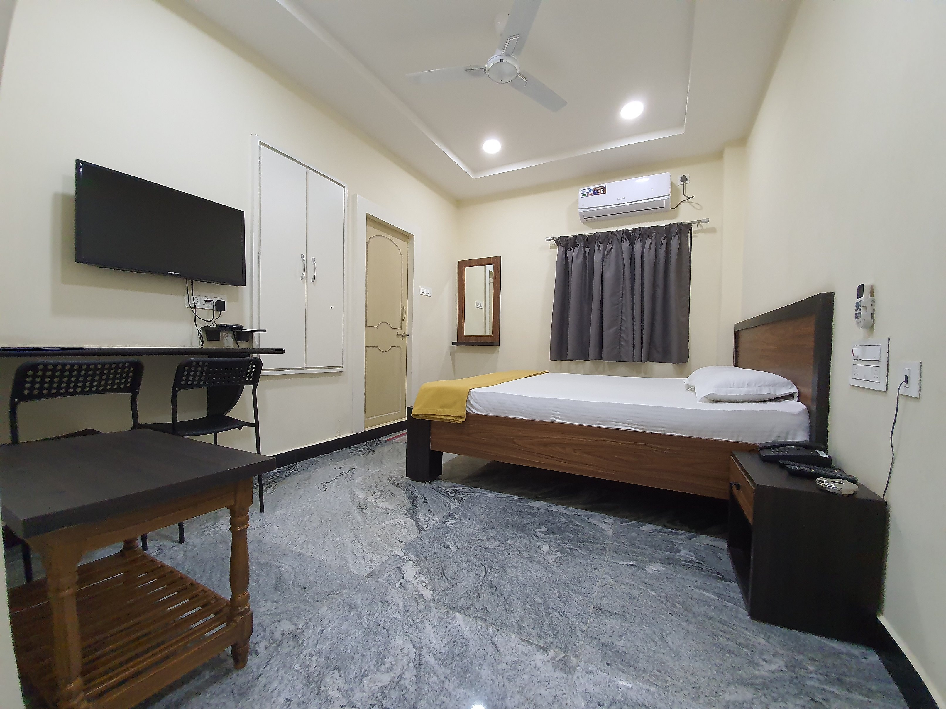 Kaveri Inn - Tap to explore photos