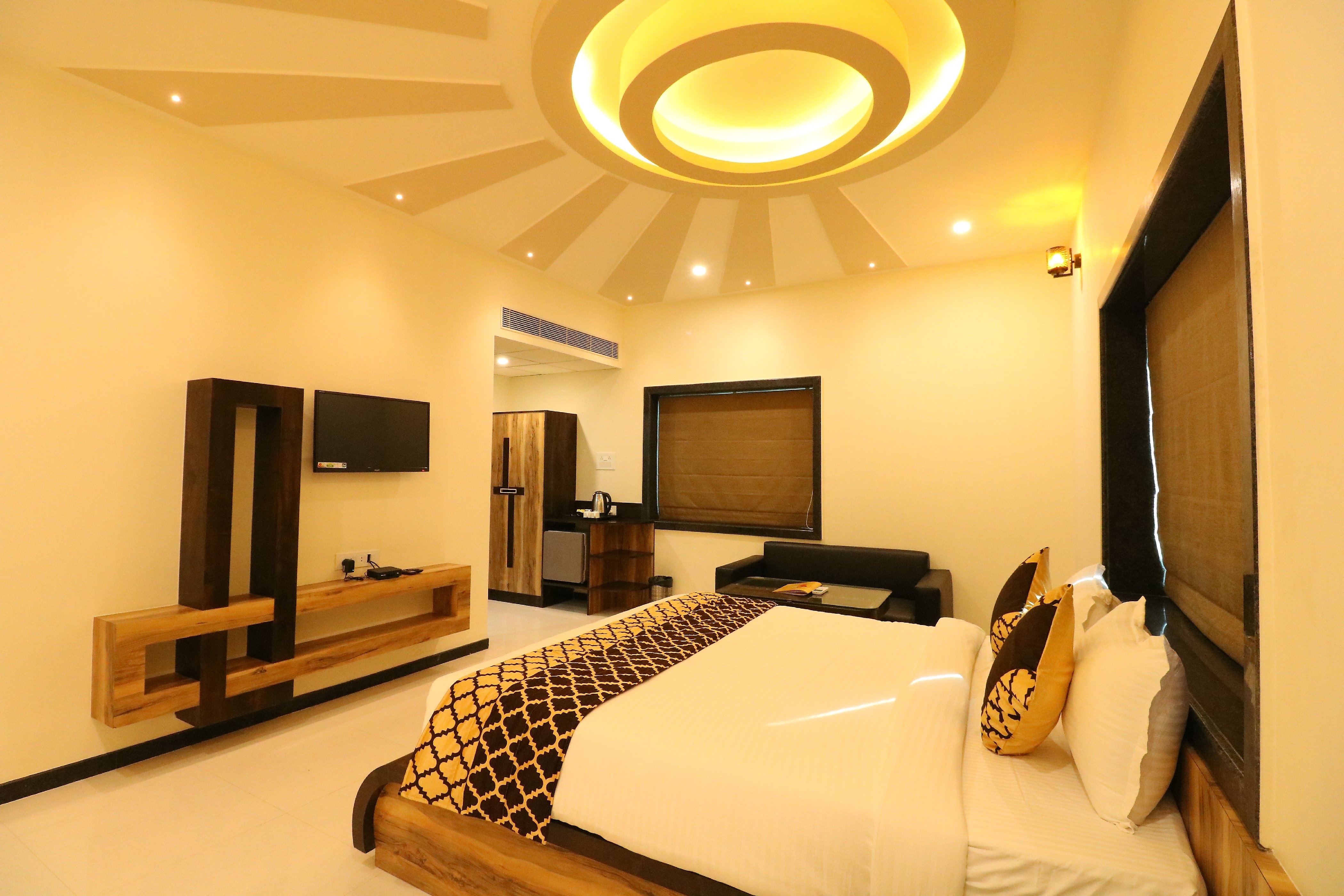 shree inn - Tap to explore photos