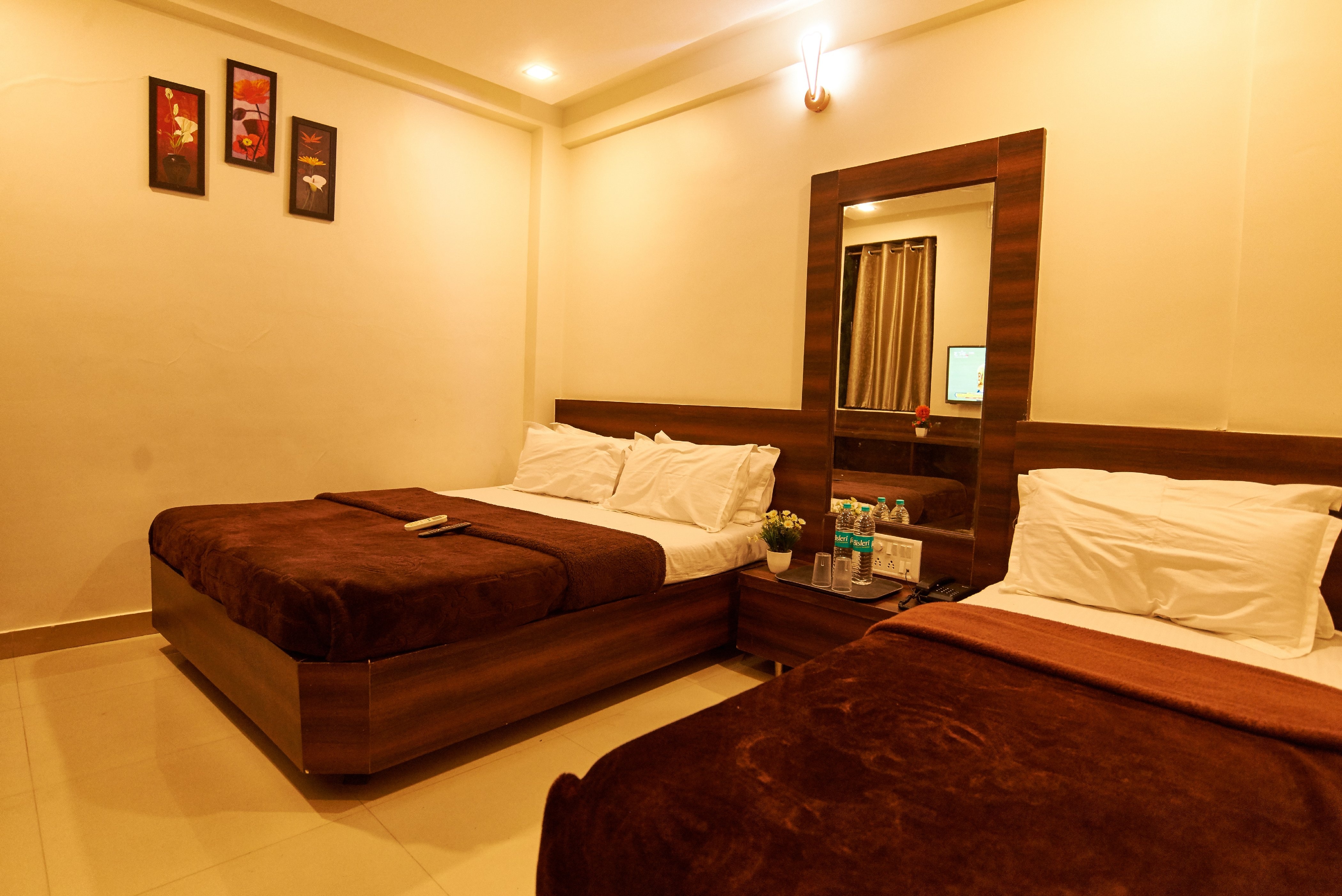 HOTEL DISHA PALACE 4