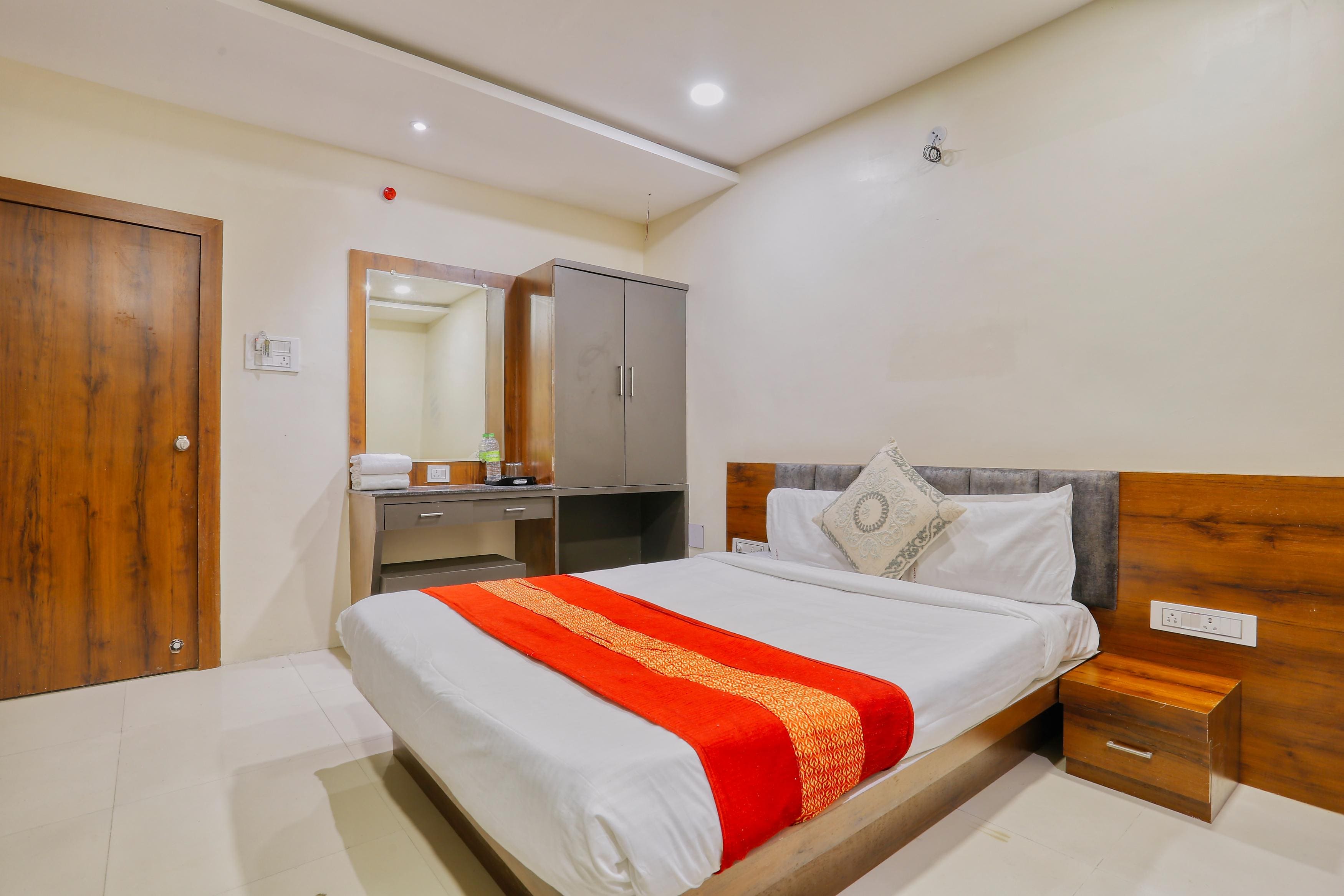 Hotel Kumar's Atithi Nivas - Tap to explore photos