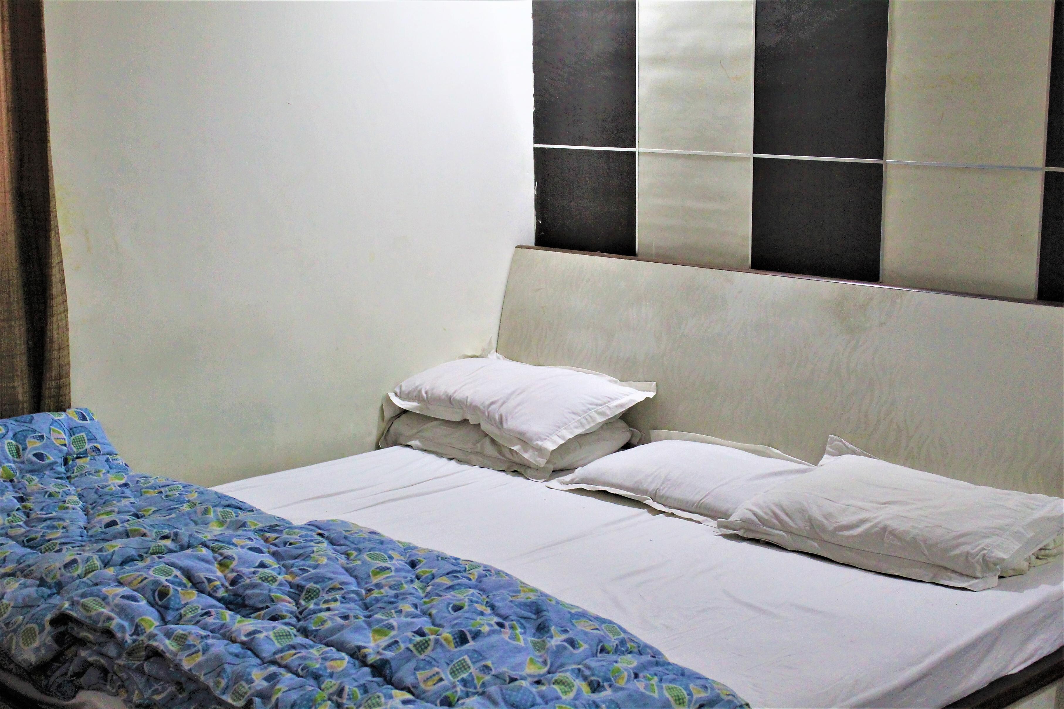 Central Guest House @ Near Markaz - Tap to explore photos