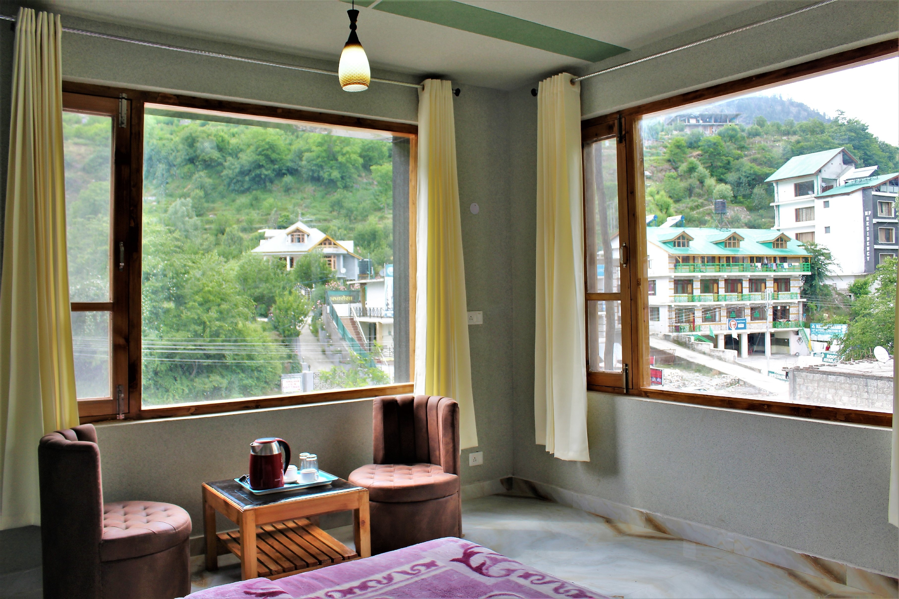 Hotel Raahat Inn - Tap to explore photos