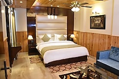 Wood Castle Grand, Delhi